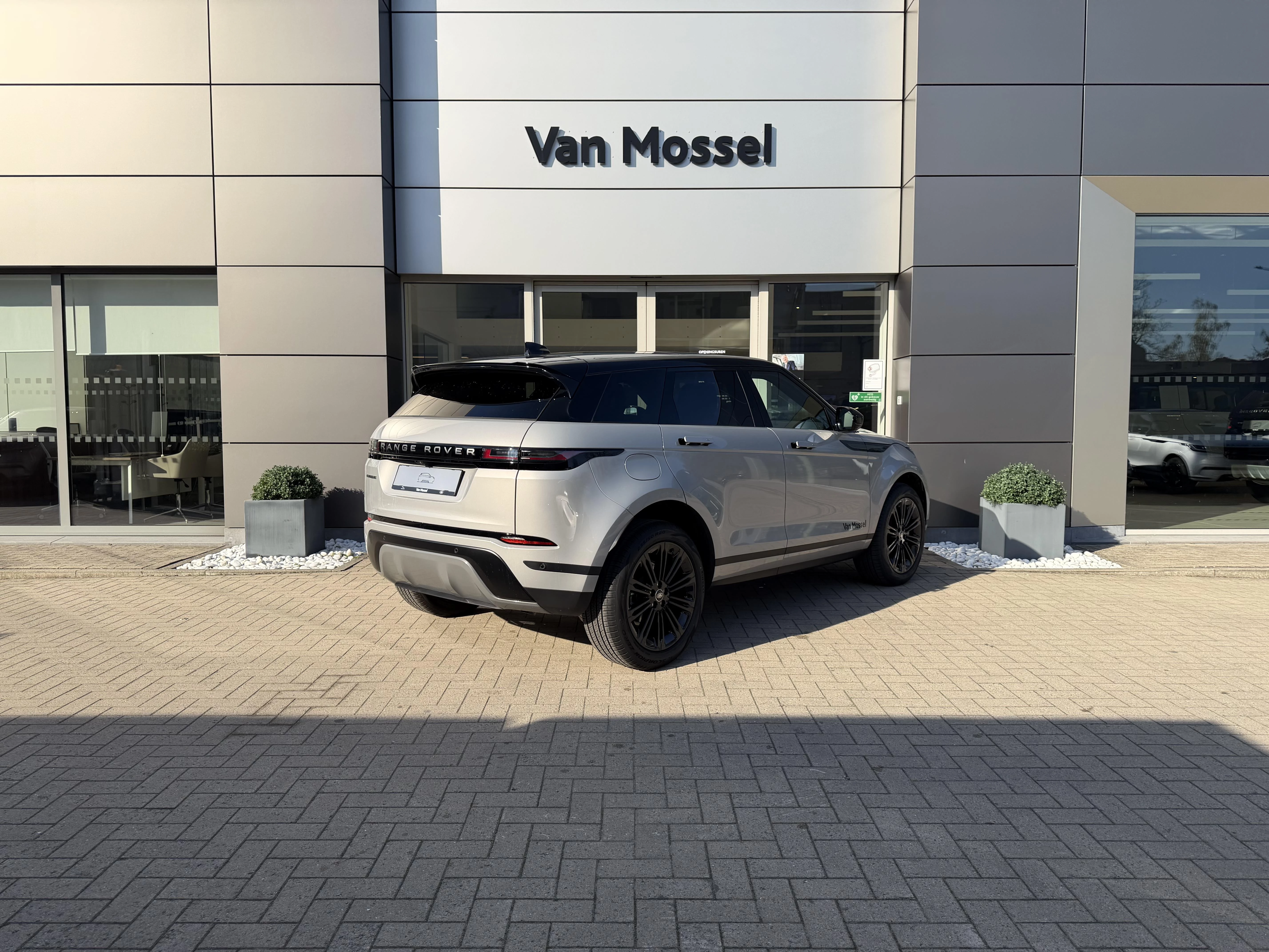 Land Rover-Range Rover Evoque-image-6