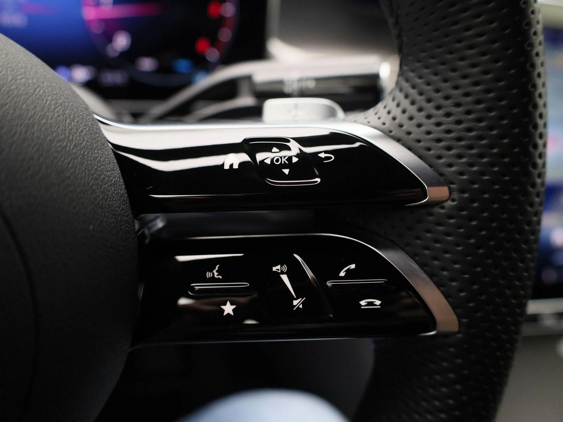 Mercedes-Benz-GLC-image-16