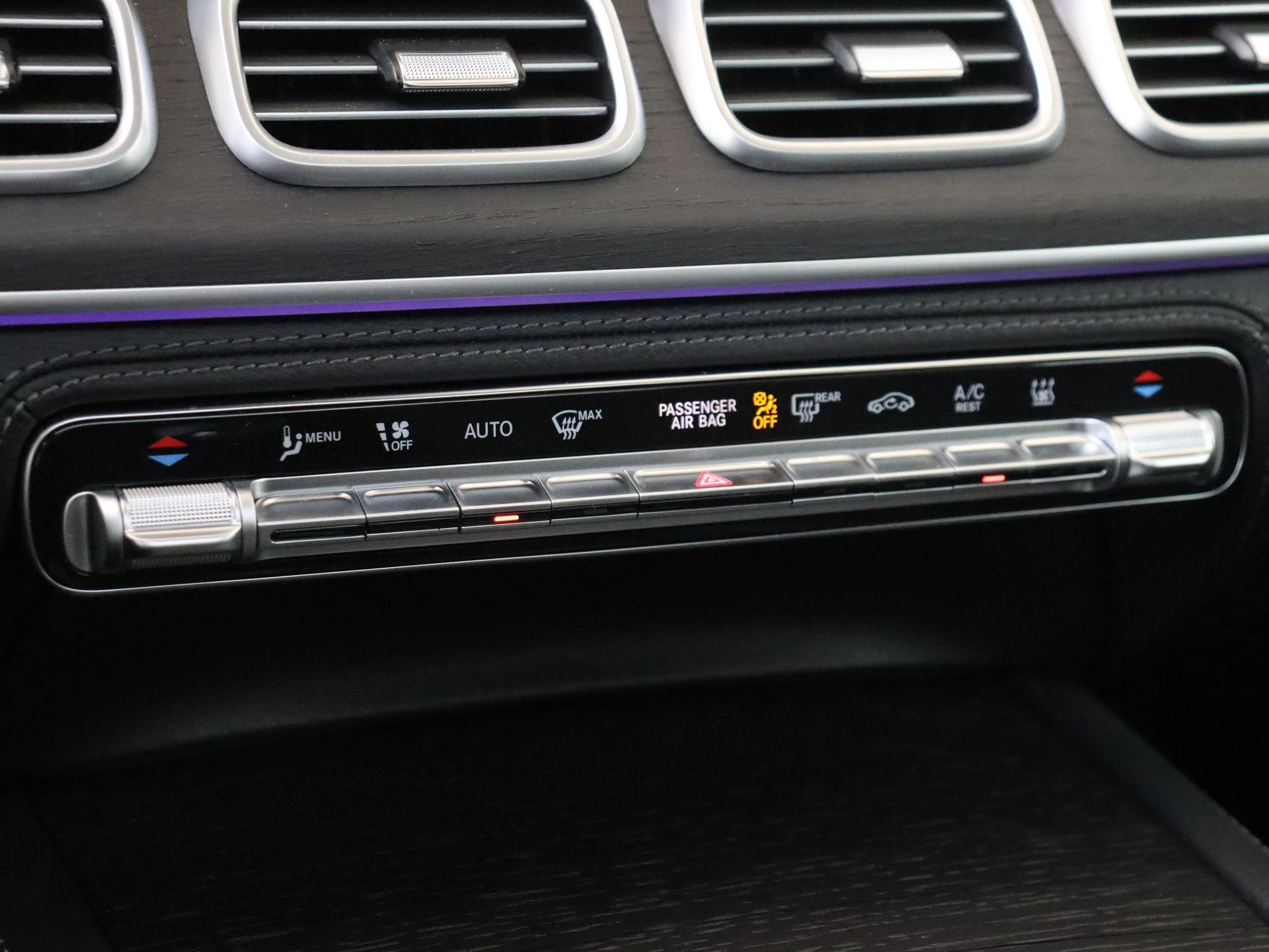 Mercedes-Benz-GLE-image-18