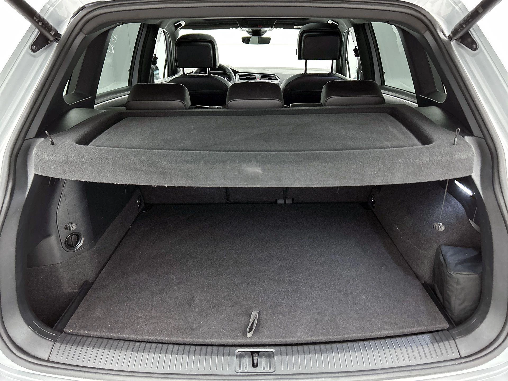 Volkswagen-Tiguan-image-15
