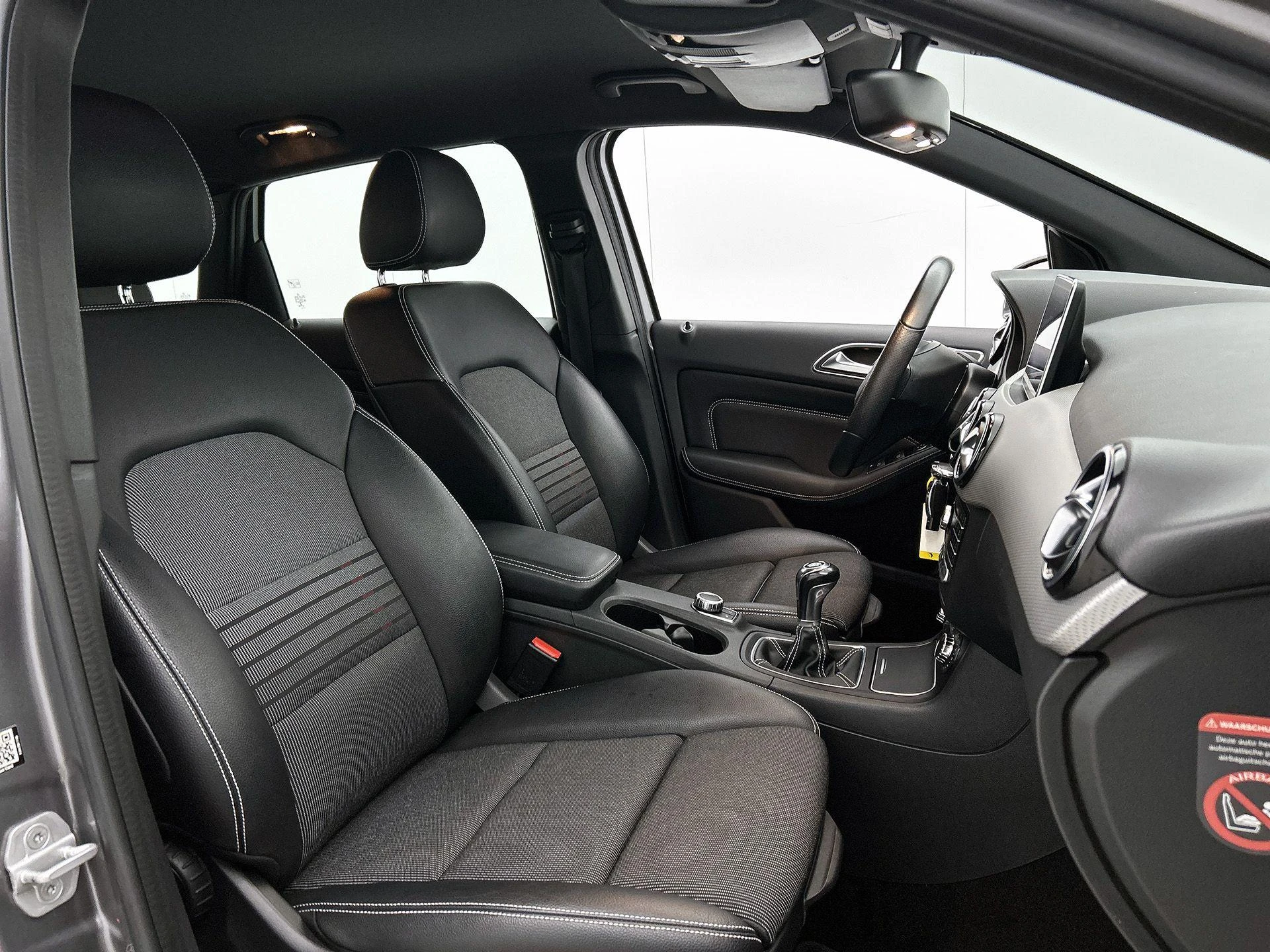 Mercedes-Benz-B-Klasse-image-34