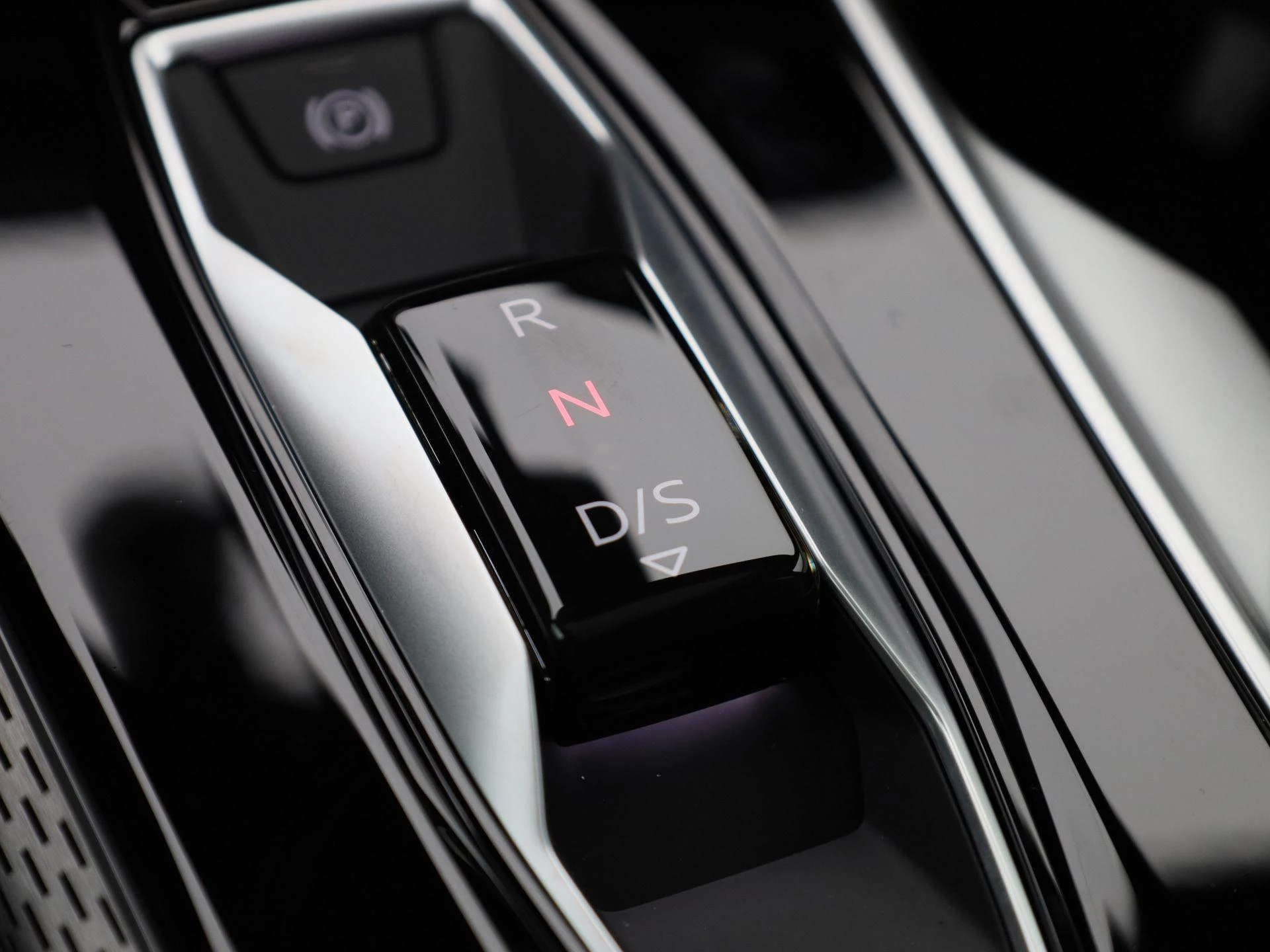 Audi A6 Avant 2.0 e-hybrid quattro S Competition 367 PK