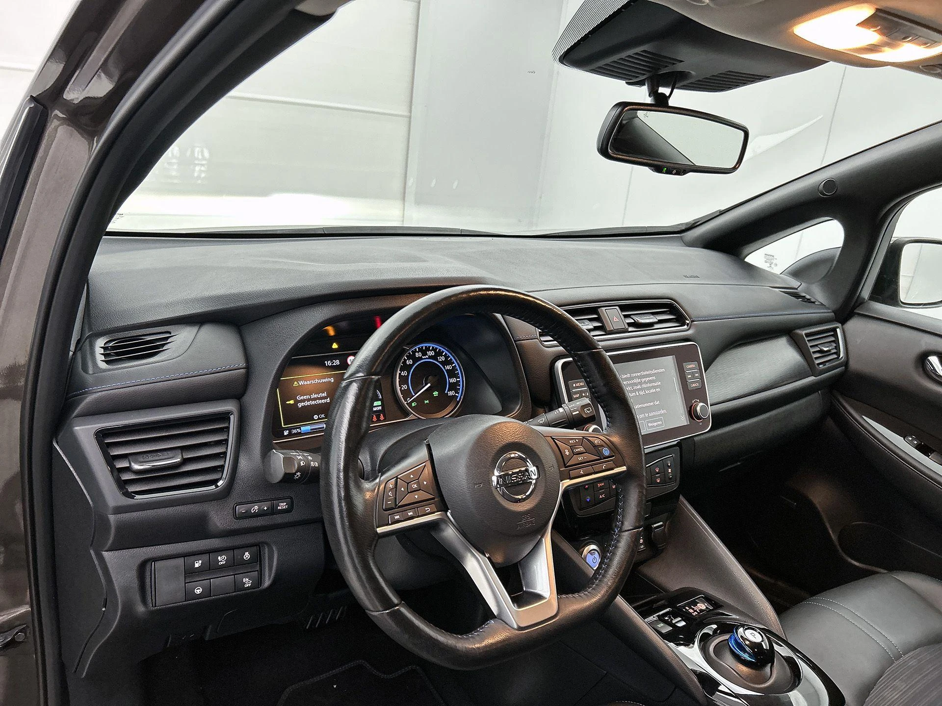 Nissan-Leaf-image-17