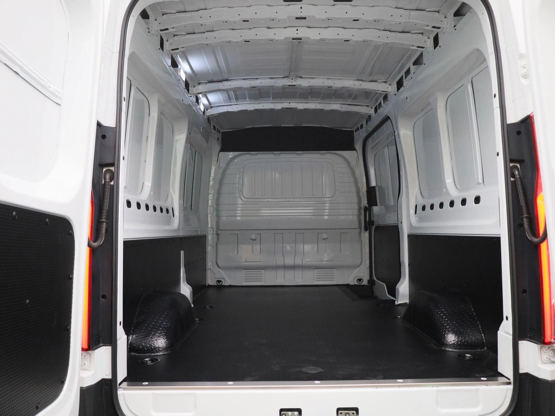 Maxus eDeliver9 L3H2 Business DEAL 89 kWh