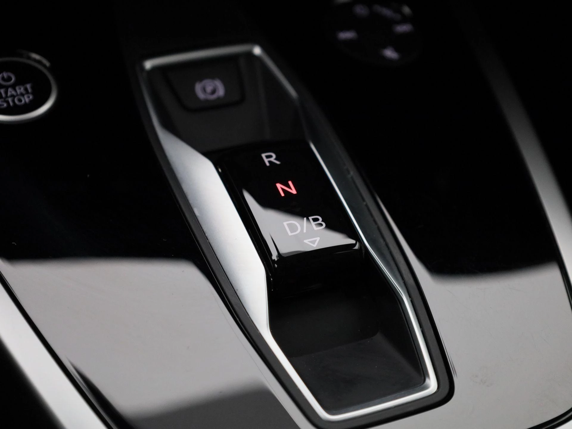 Audi-Q4 e-tron-image-18