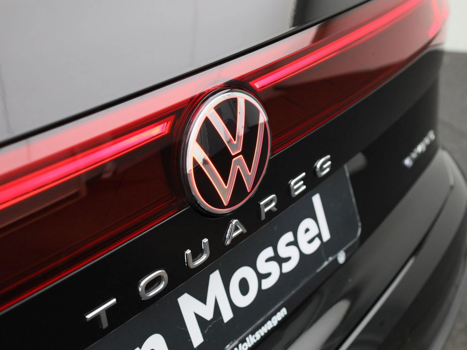 Volkswagen-Touareg-image-33