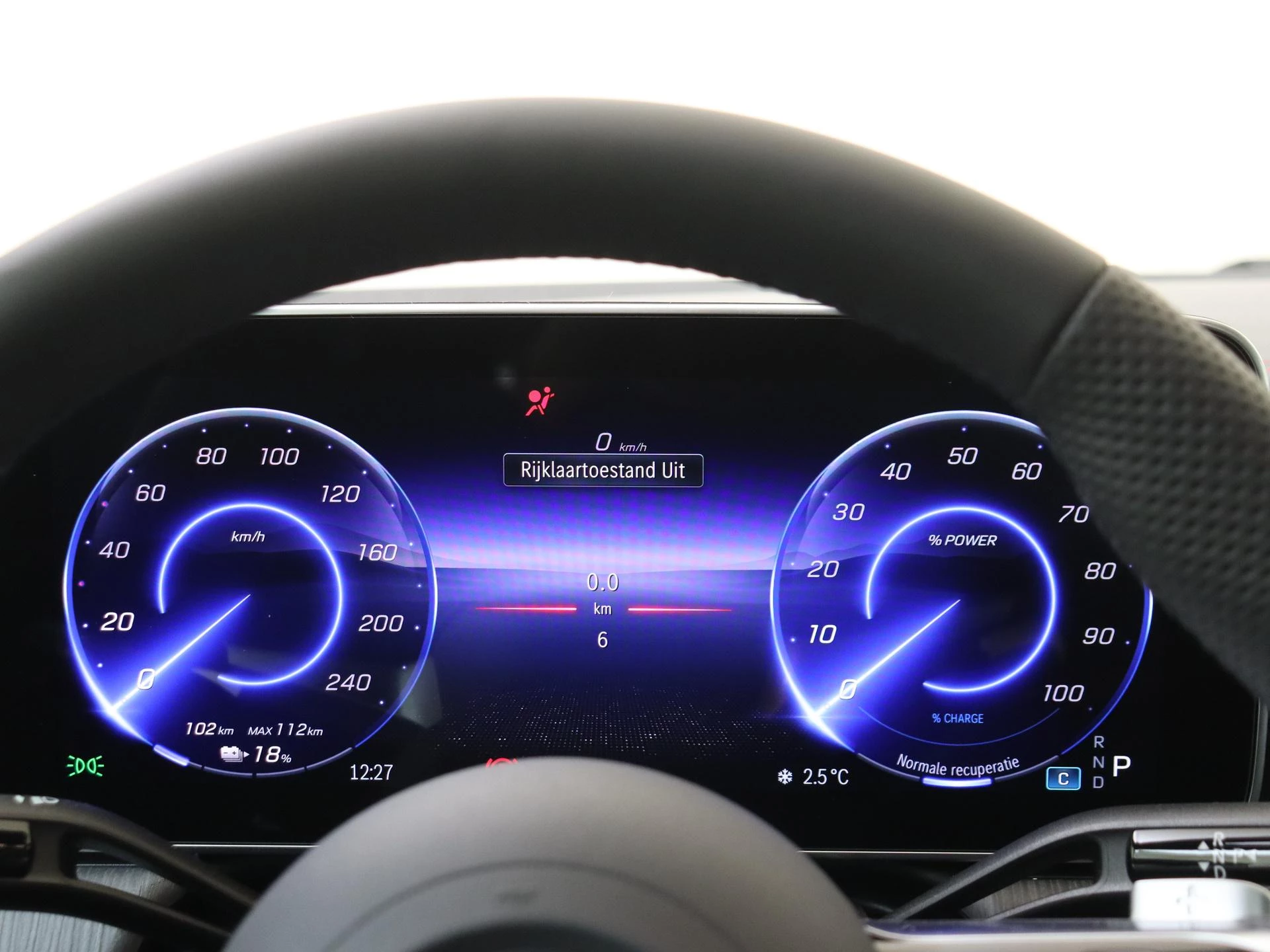 Mercedes-Benz-EQE-image-13