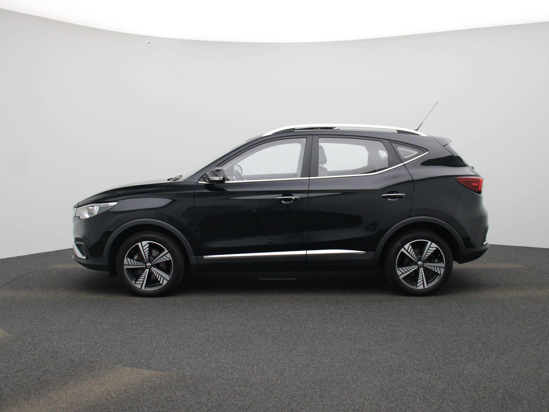 MG-ZS EV-image-3