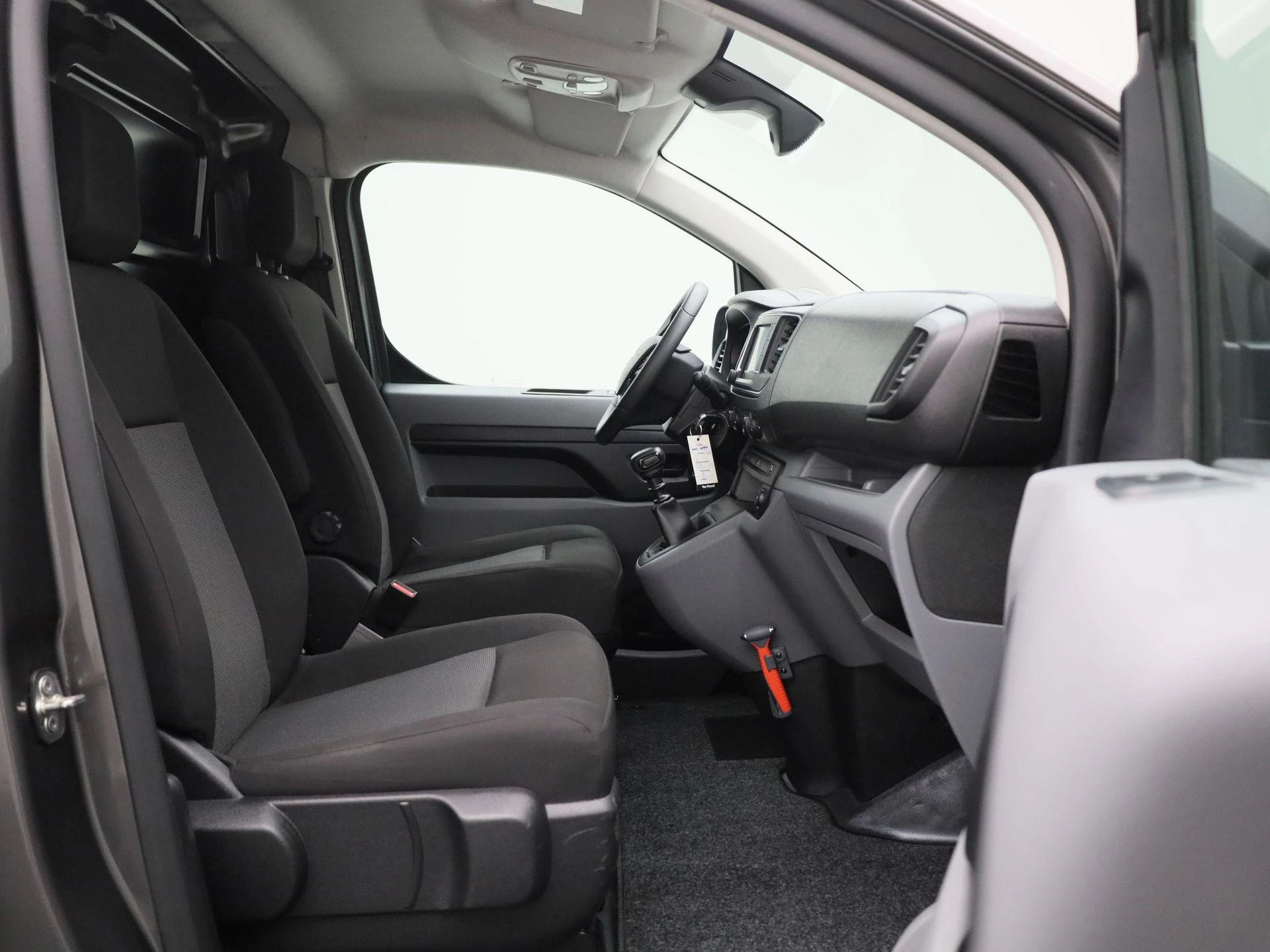 Opel-Vivaro-image-10