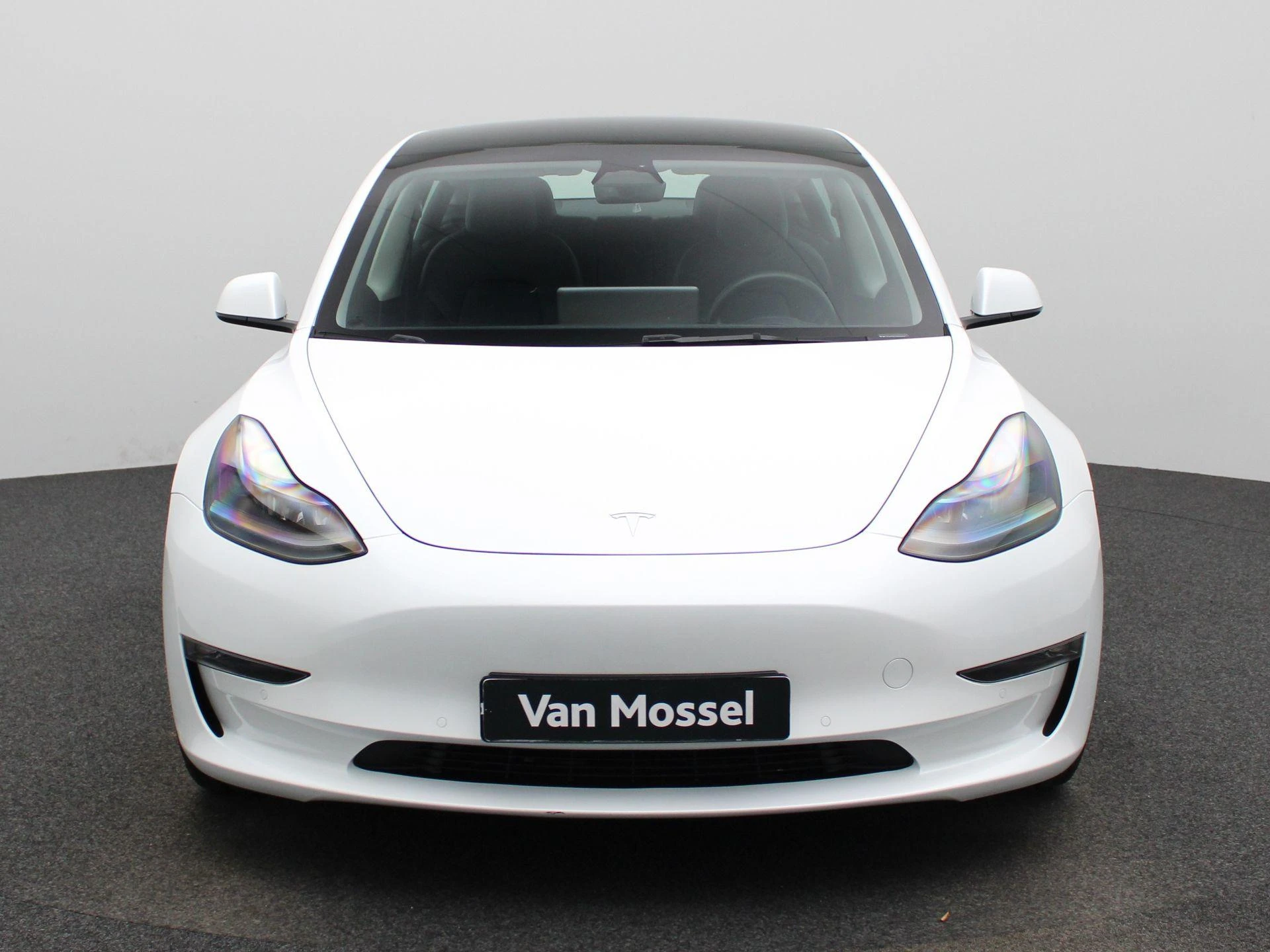 Tesla-Model 3-image-2