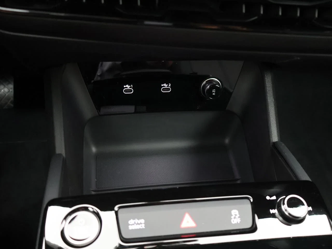 Audi-Q6 e-tron-image-8