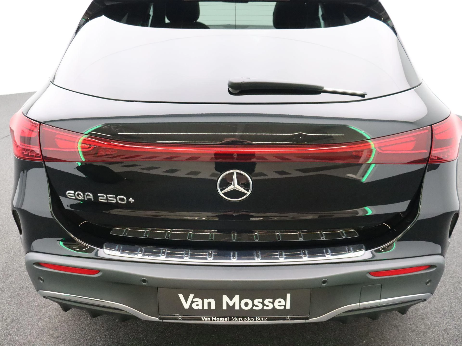 Mercedes-Benz EQA 250+ AMG Line + PANORAMISCH DAK + CARPLAY + CAMERA +
