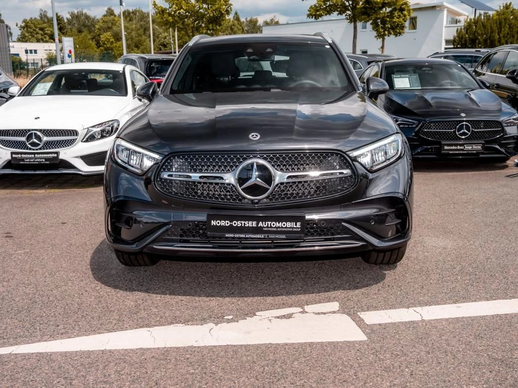 Mercedes-Benz-GLC 300 d-image-3