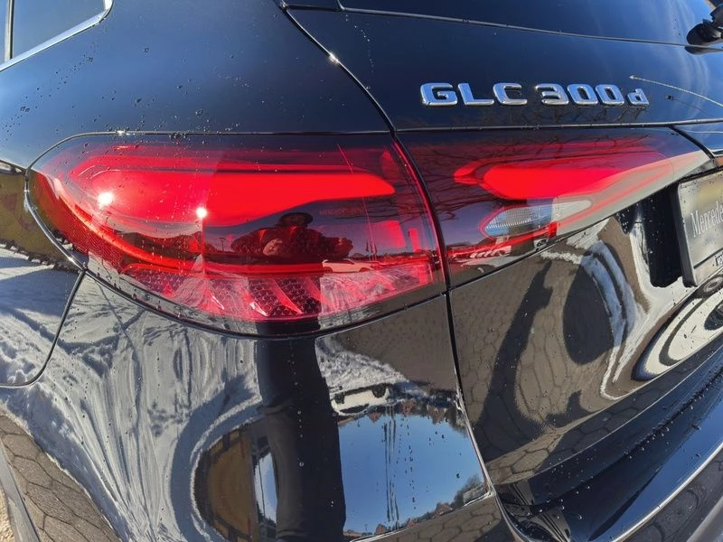 Mercedes-Benz-GLC-image-11