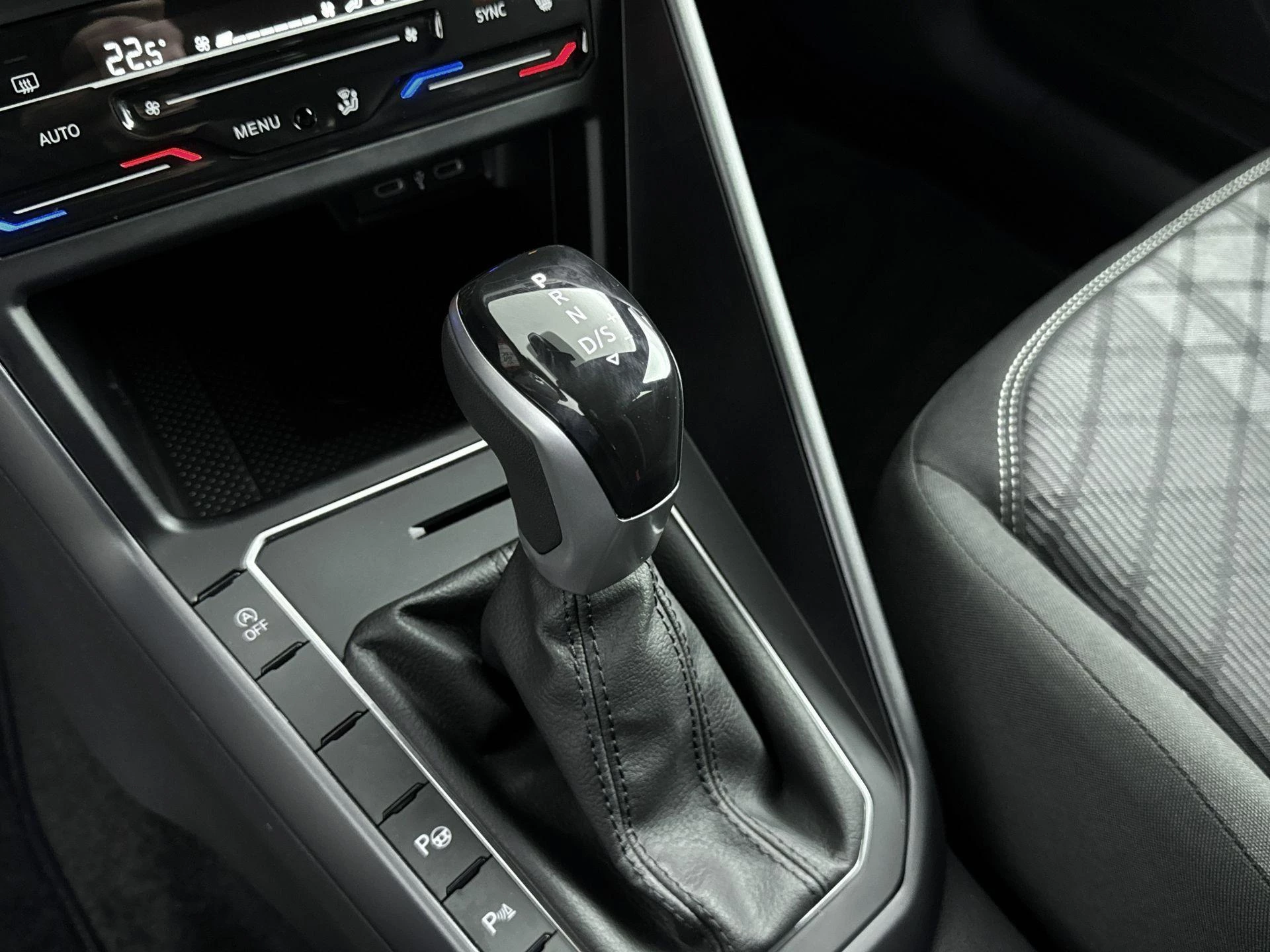 Volkswagen-Polo-image-20