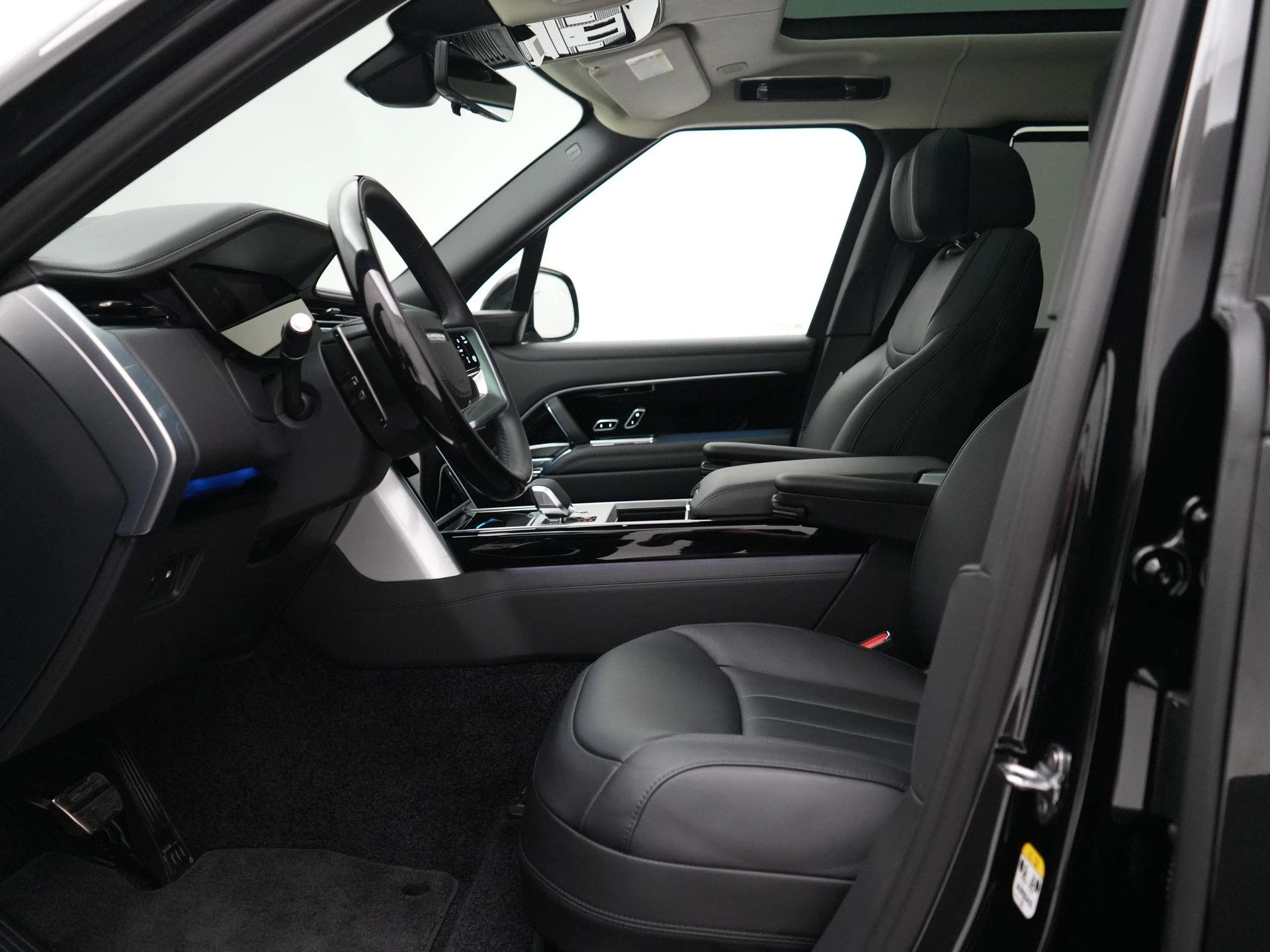 Land Rover-Range Rover-image-42