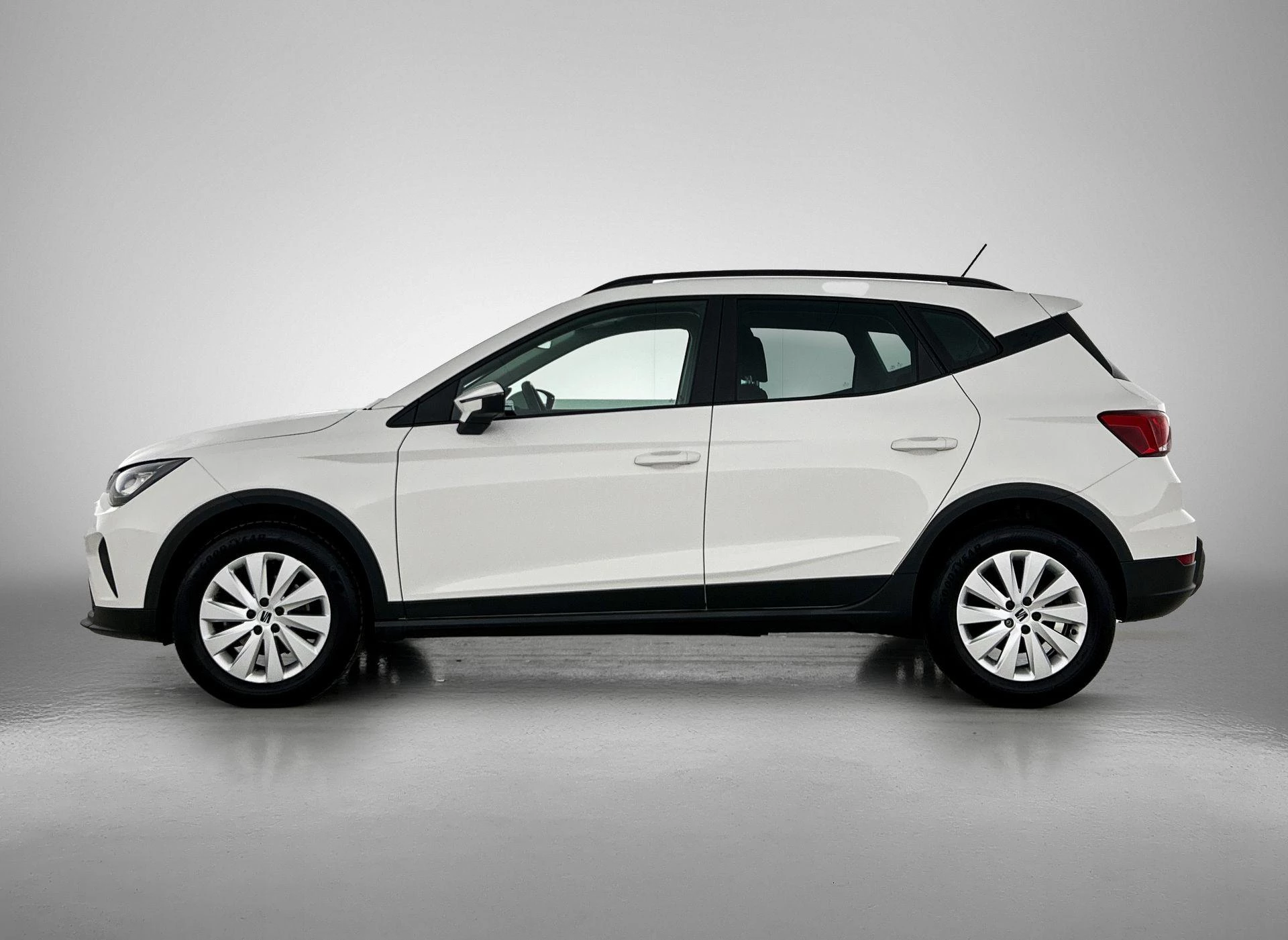 SEAT-Arona-image-1