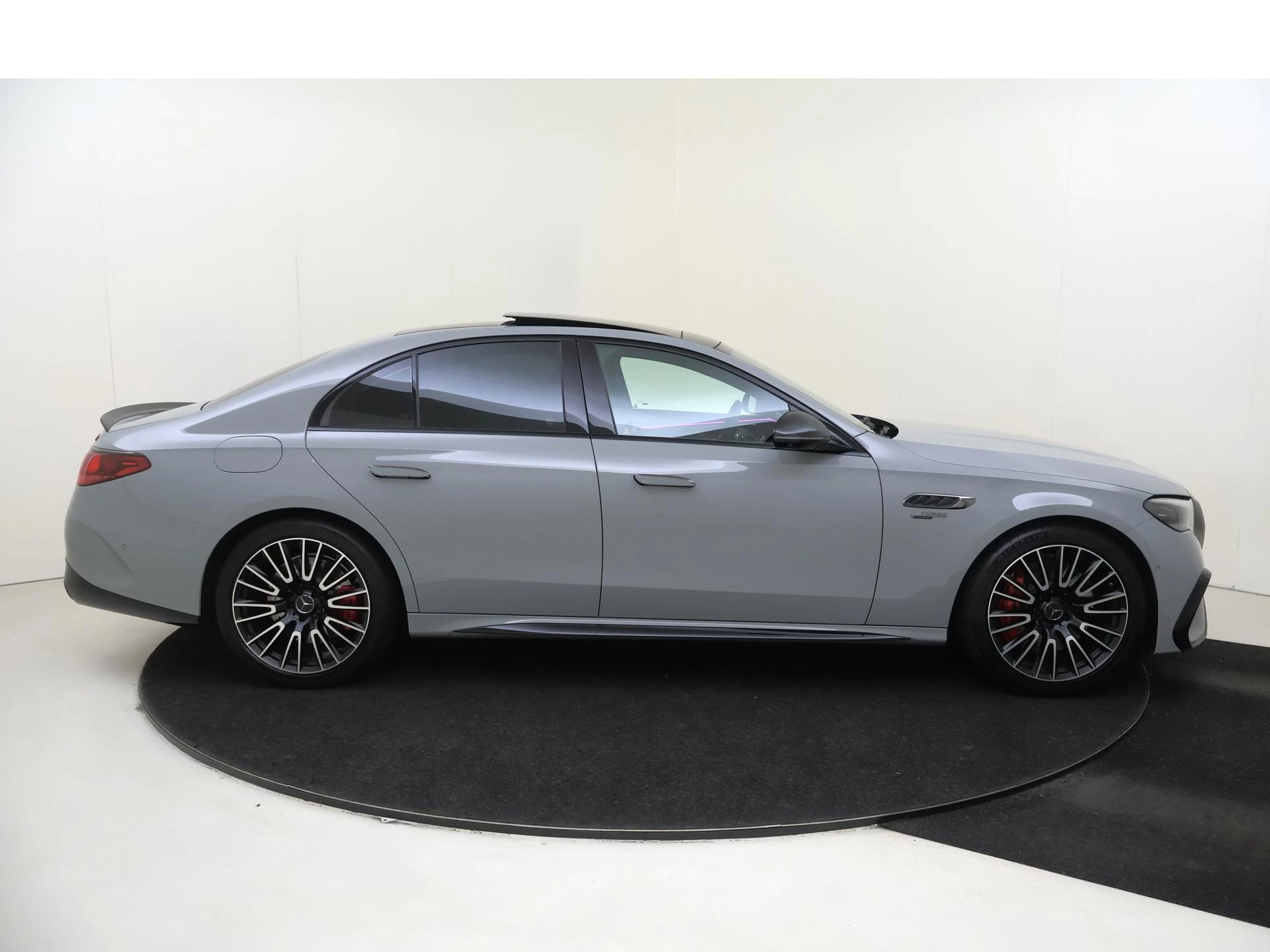 Mercedes-Benz-E-Klasse-image-10