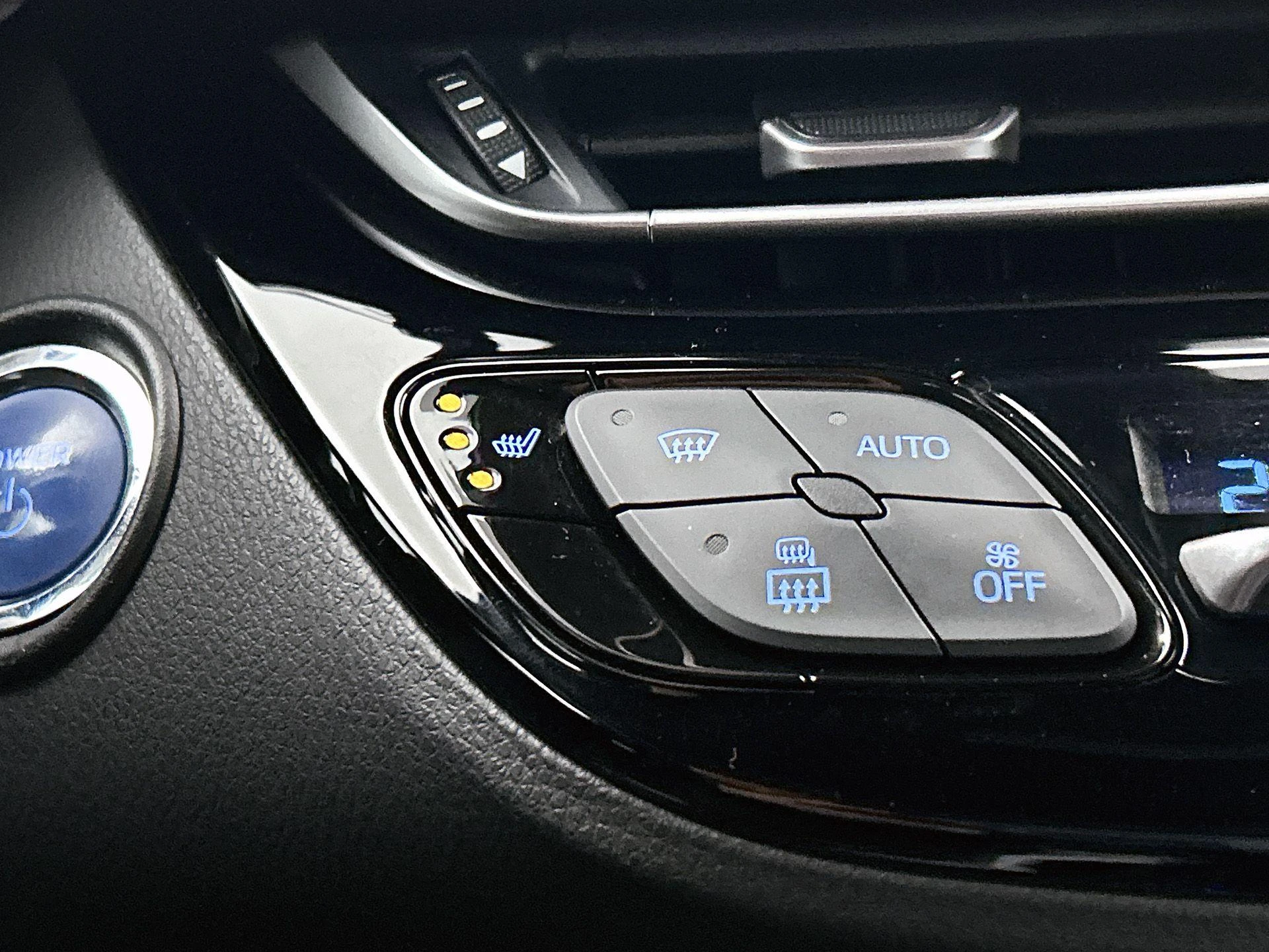 Toyota-C-HR-image-7