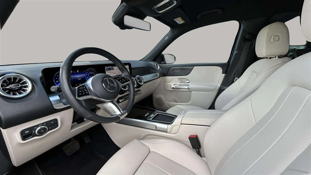 Mercedes-Benz-EQB-image-9