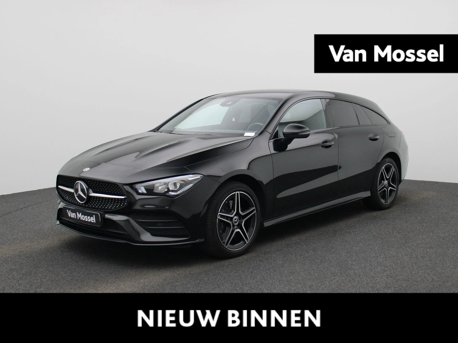 Mercedes-Benz-CLA-image-0