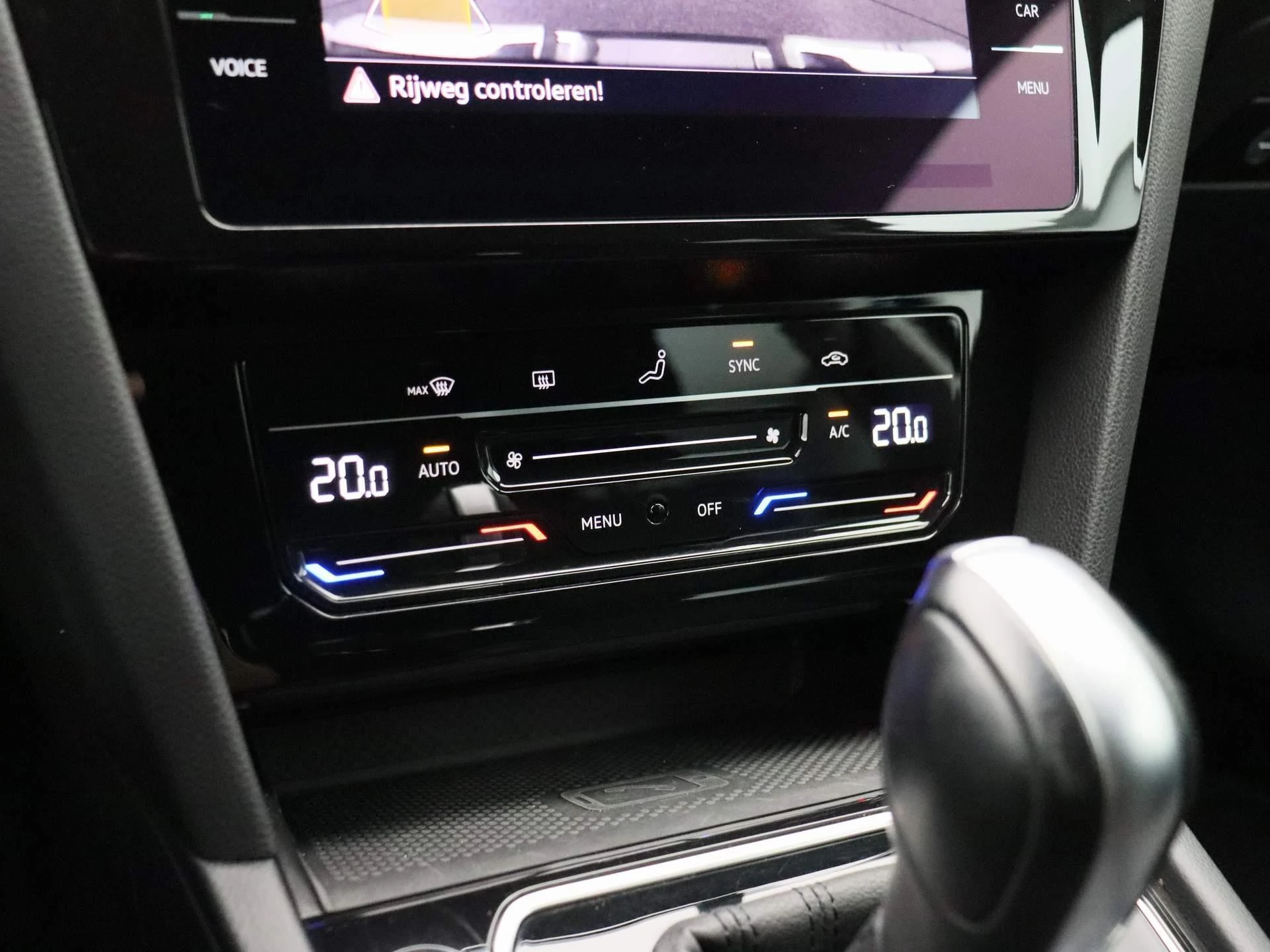 Volkswagen-Passat-image-19