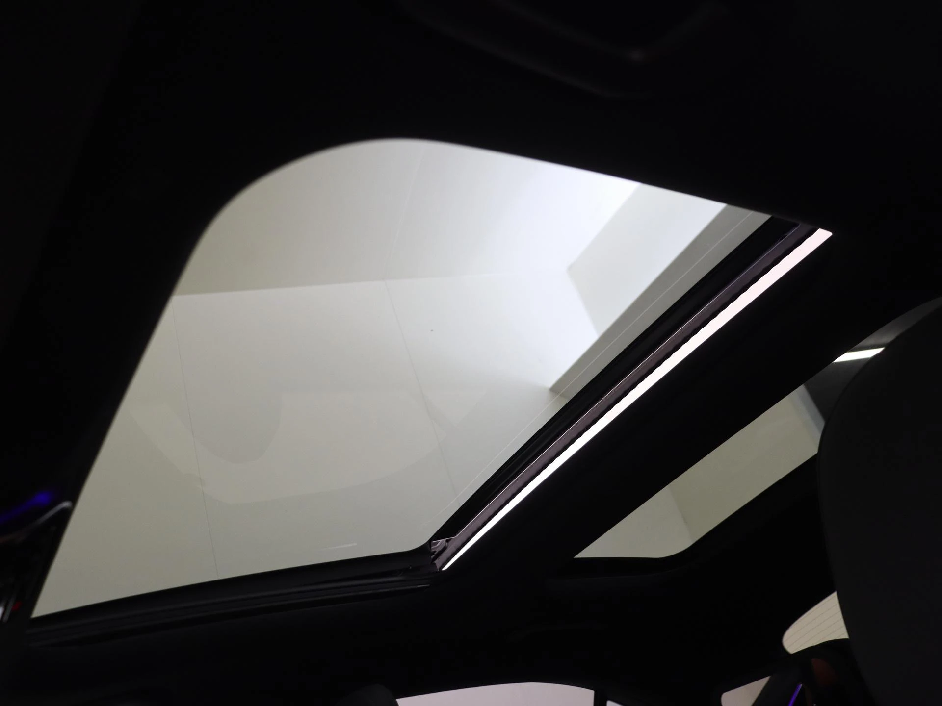 Mercedes-Benz-C-Klasse-image-26
