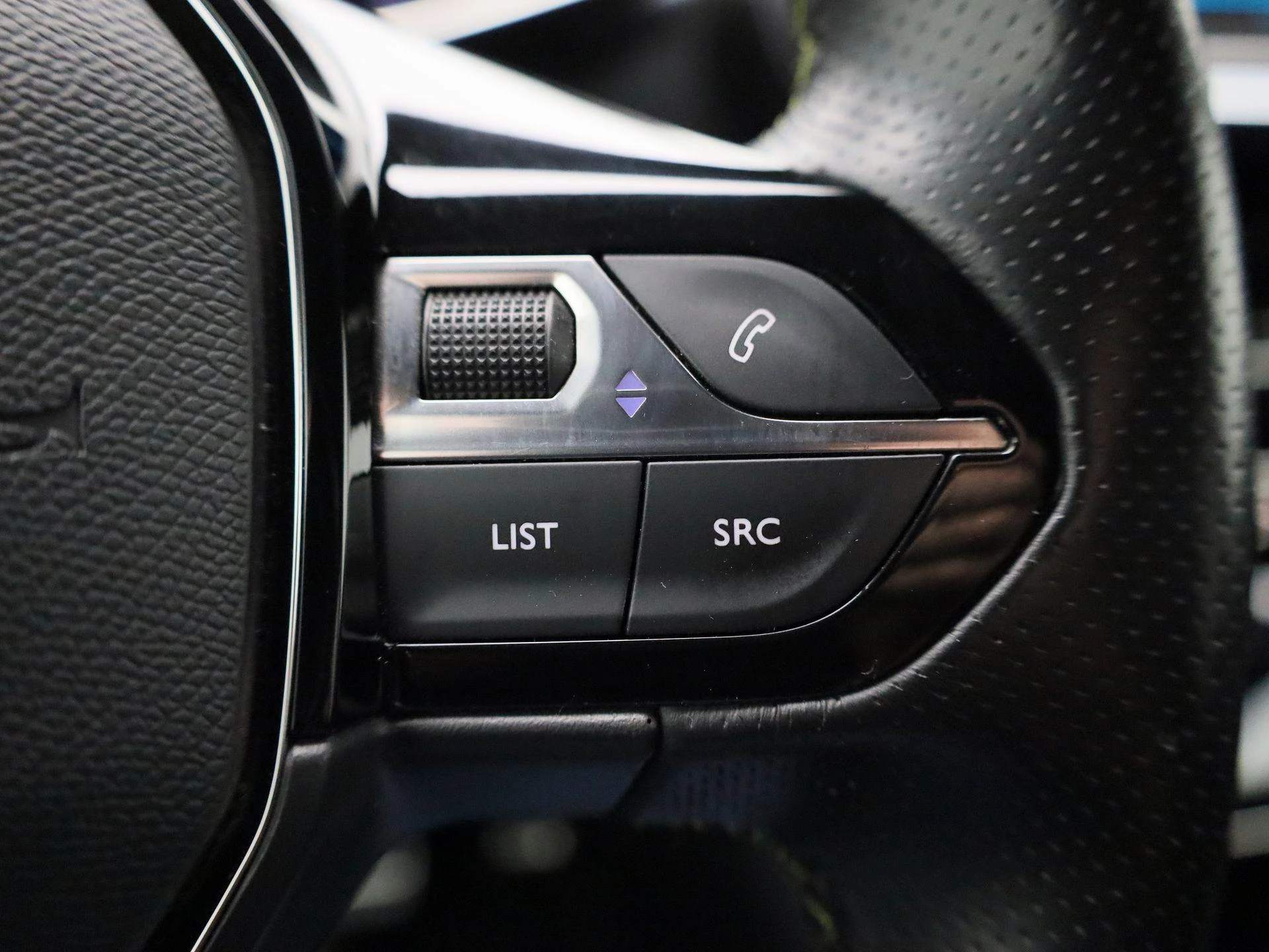 Peugeot e-2008 EV GT 50 kWh
