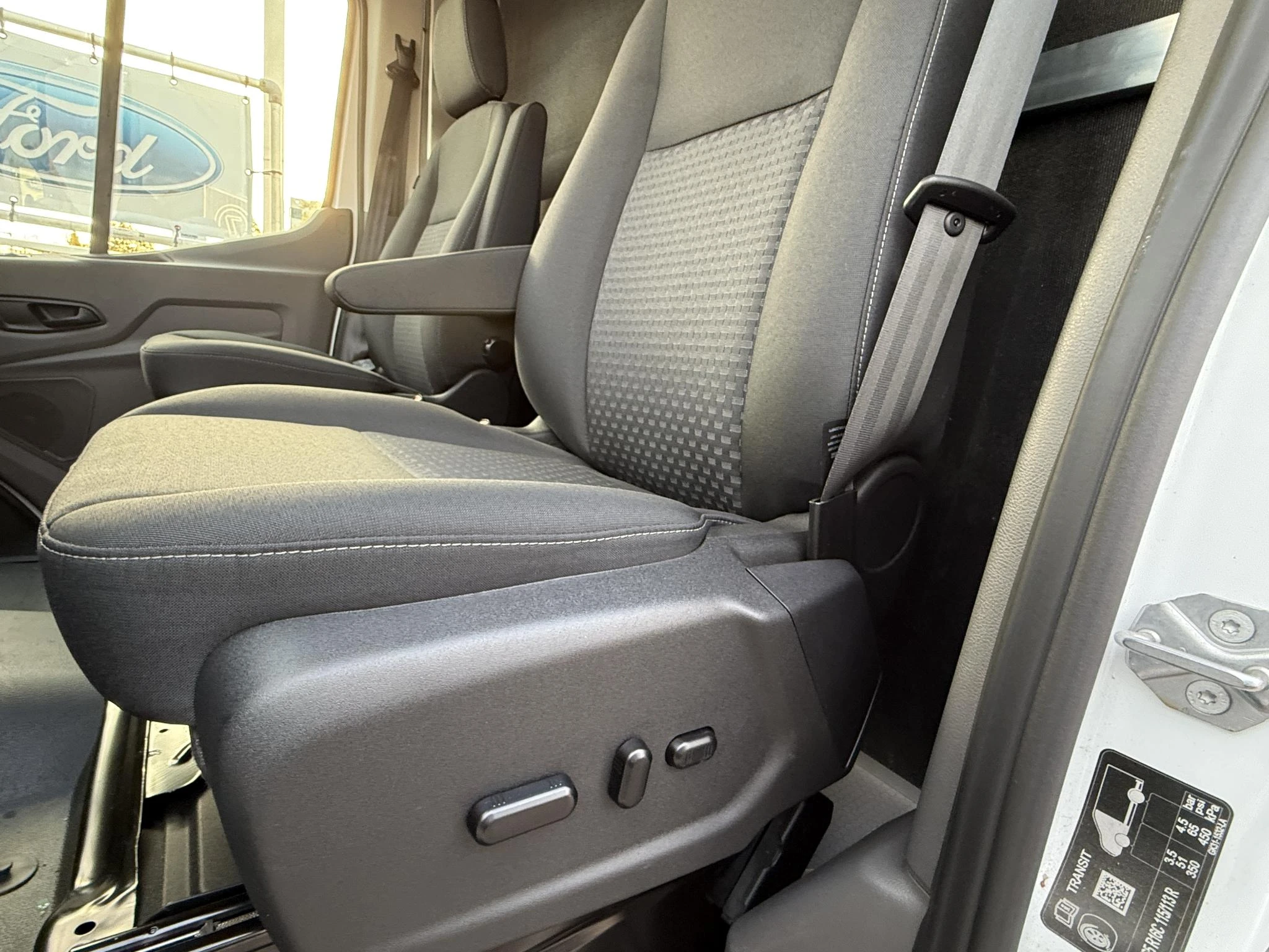 Ford-E-Transit-image-17