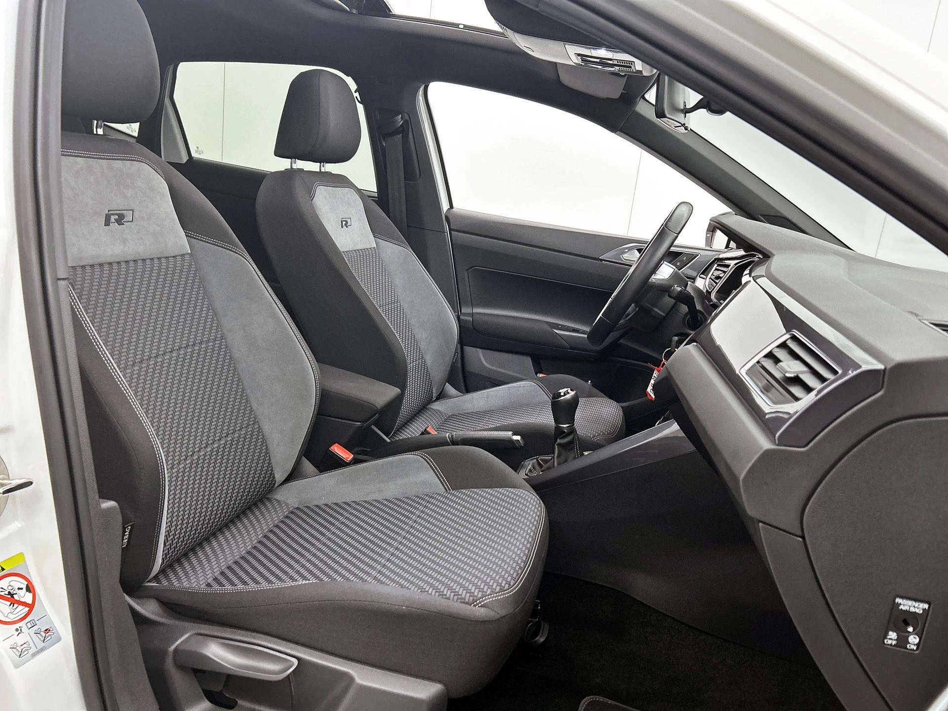 Volkswagen-Polo-image-39