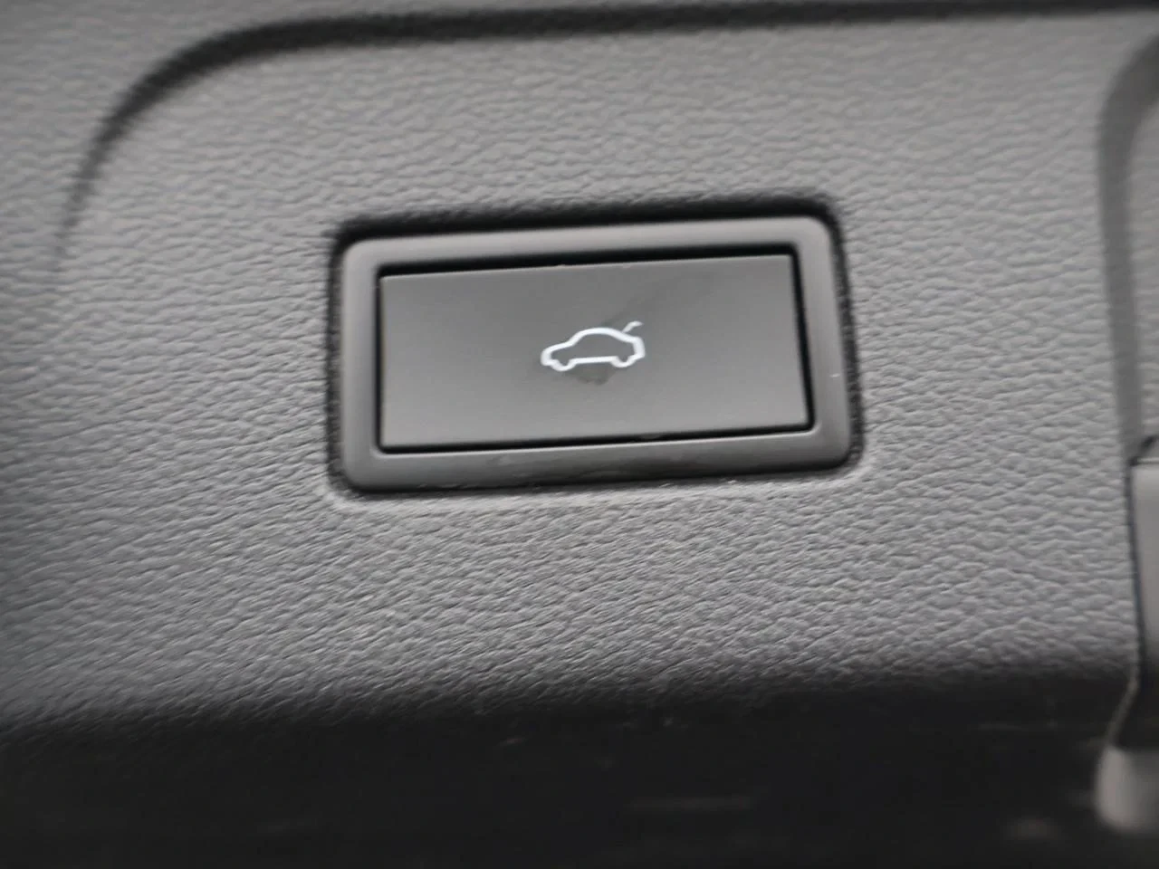Volkswagen Touran 1.5 TSI Highline Business *AUTOMAAT*PANO DAK*TREKHAAK*7ZITPL*NAVI*BLTH*CRUISE*PDC*...