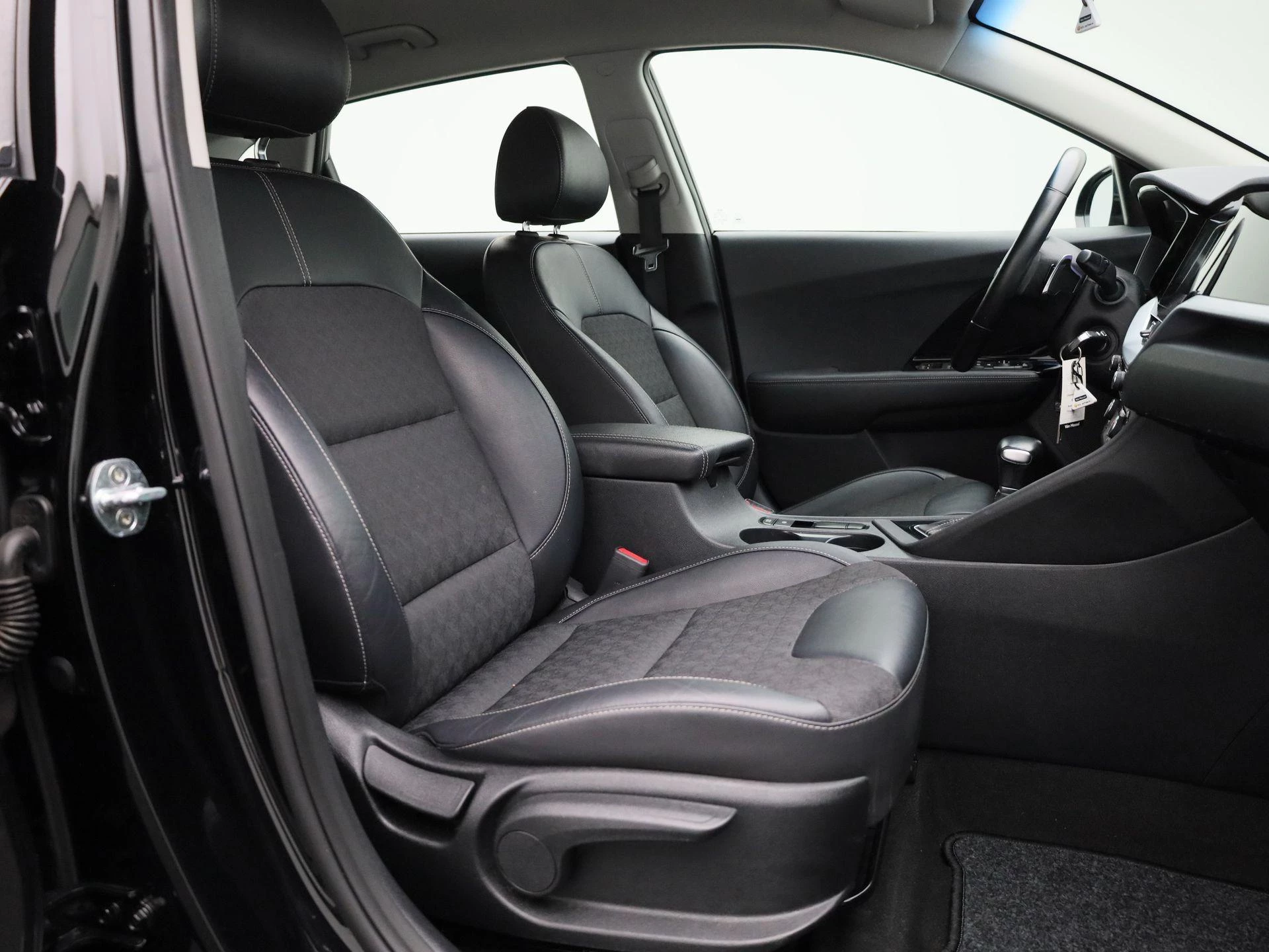 Kia-Niro-image-28