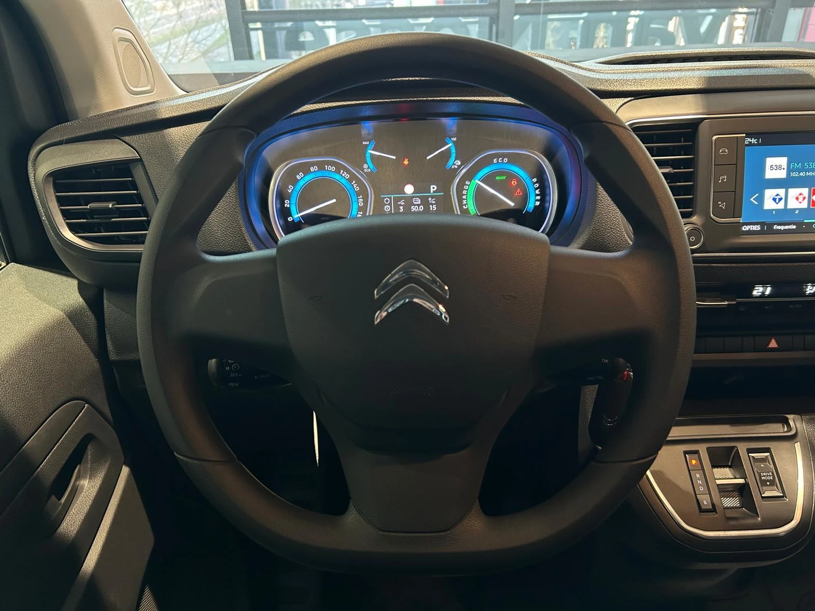 Citroën-ë-Jumpy-image-5