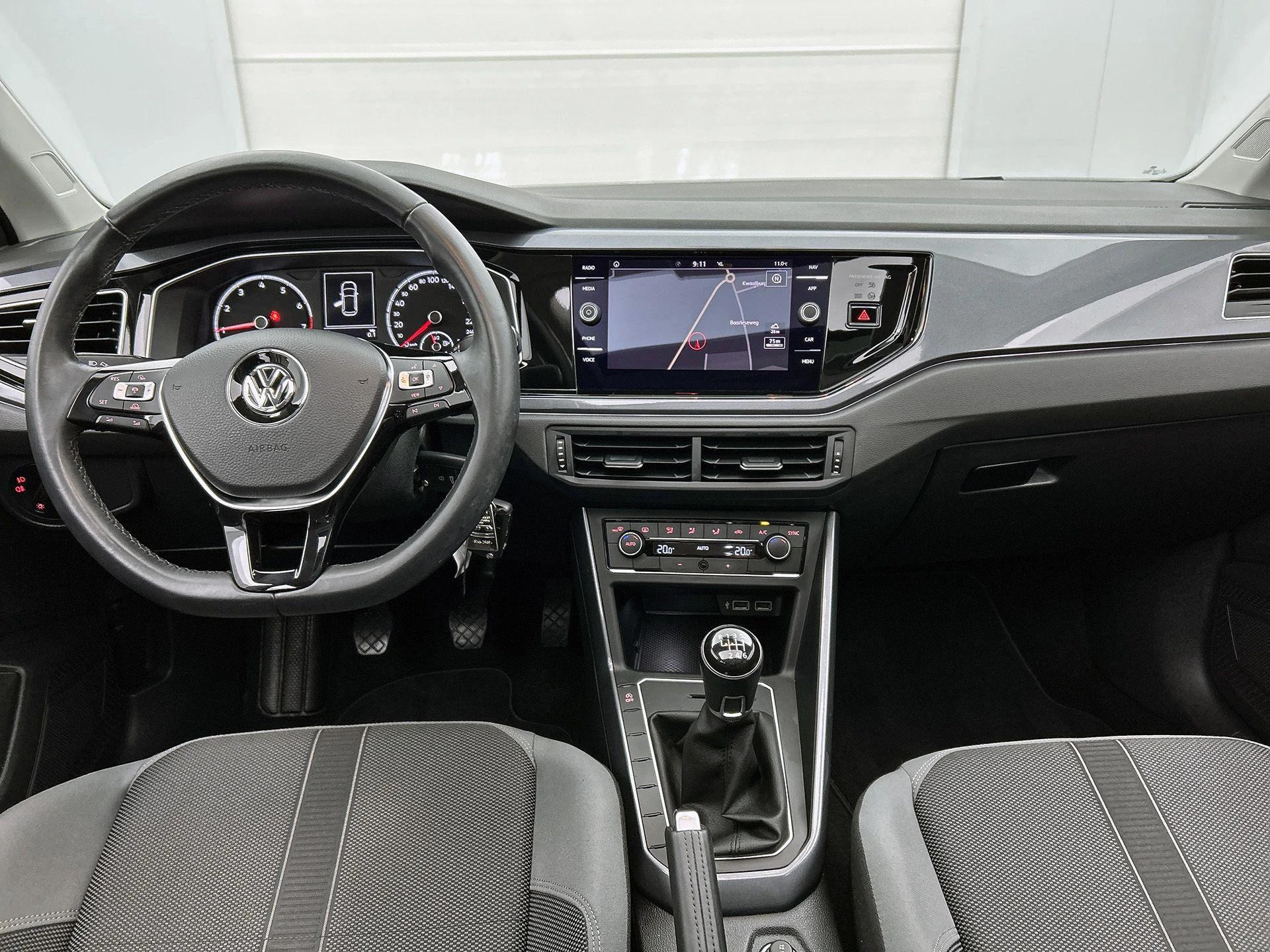 Volkswagen-Polo-image-20