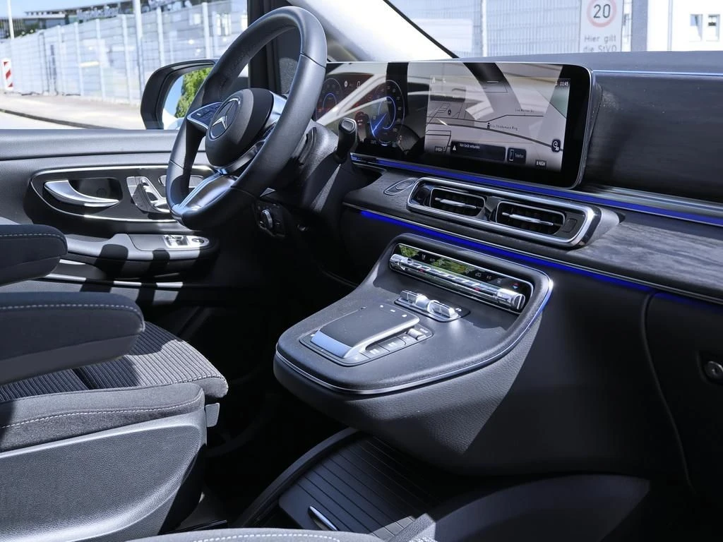 Mercedes-Benz-EQV 300-image-9