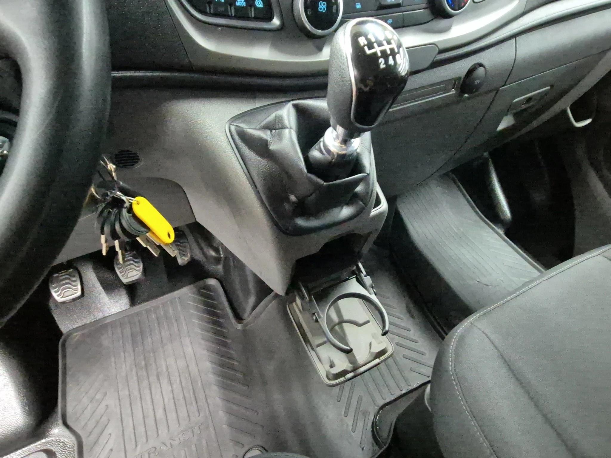 Ford-Transit Custom-image-13