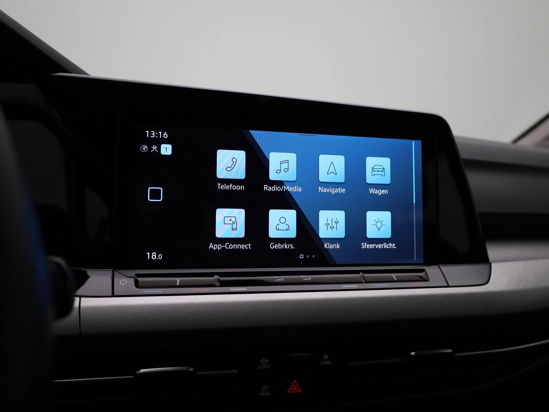Volkswagen-Golf-image-16