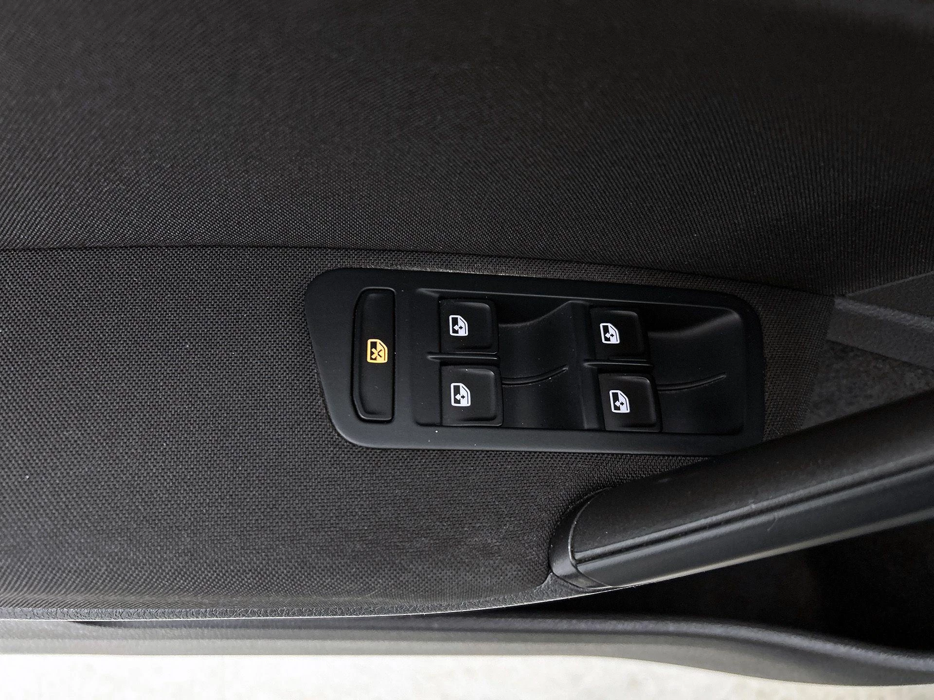 Volkswagen-Golf-image-30