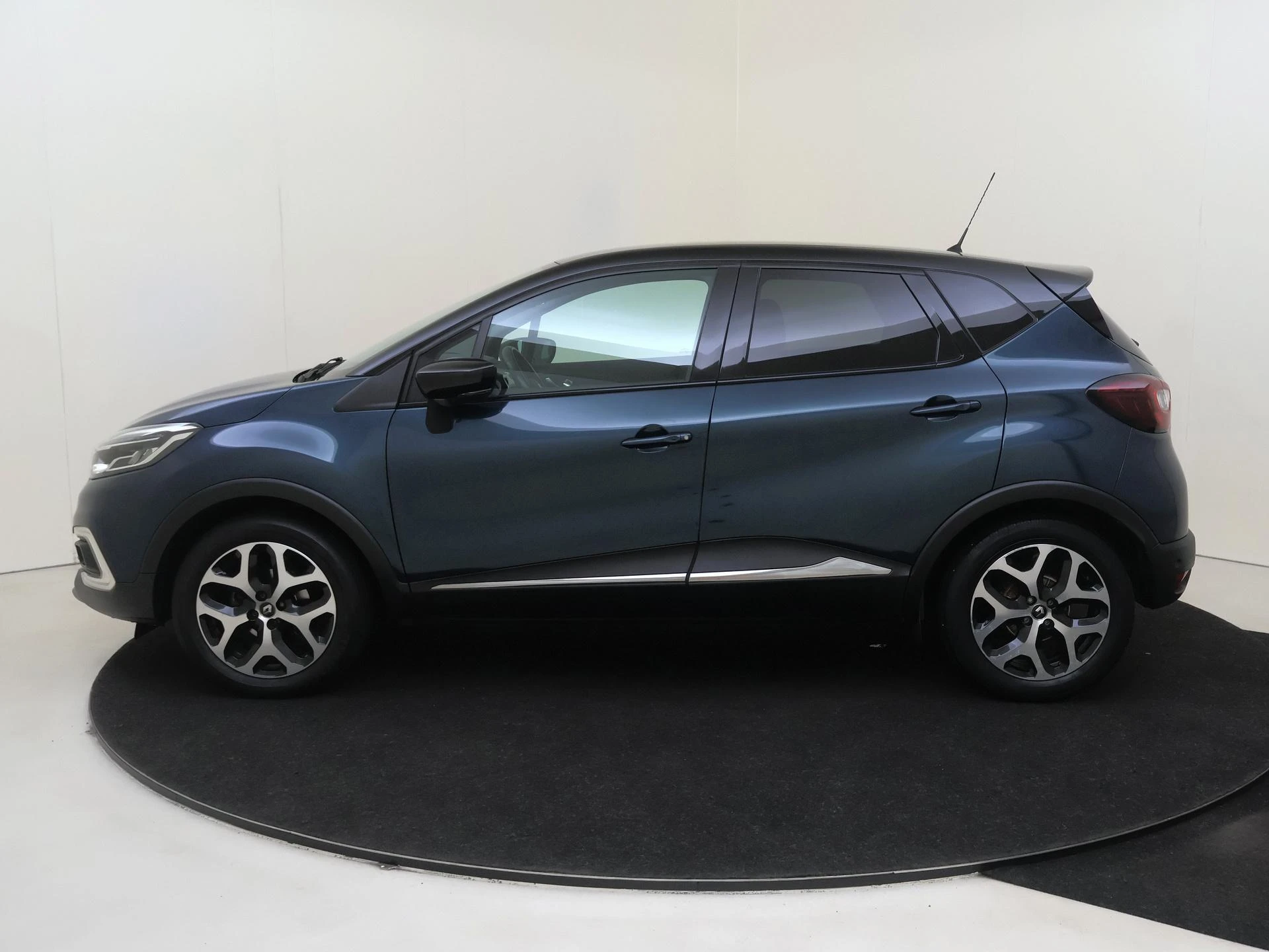 Renault-Captur-image-3
