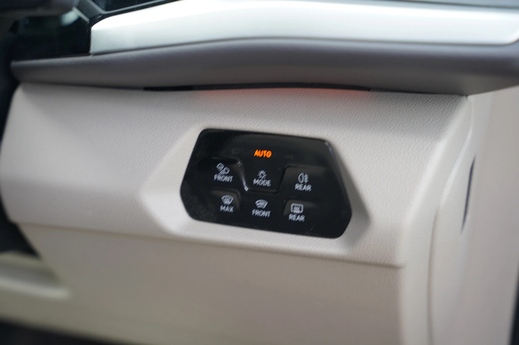 Volkswagen-California-image-27