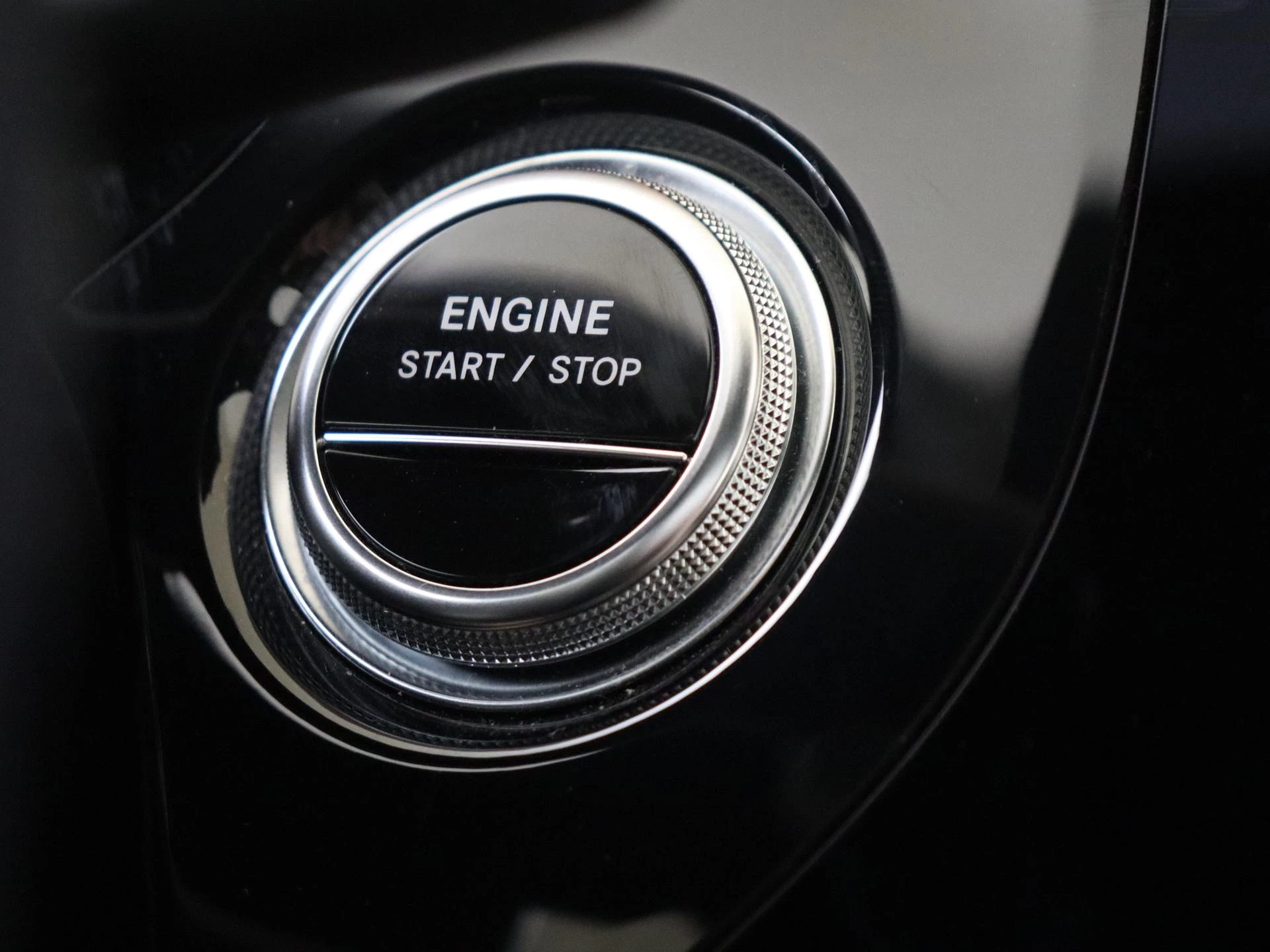 Mercedes-Benz-E-Klasse-image-20