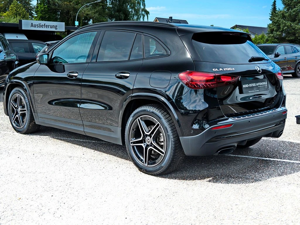 Mercedes-Benz-GLA 200 d-image-5