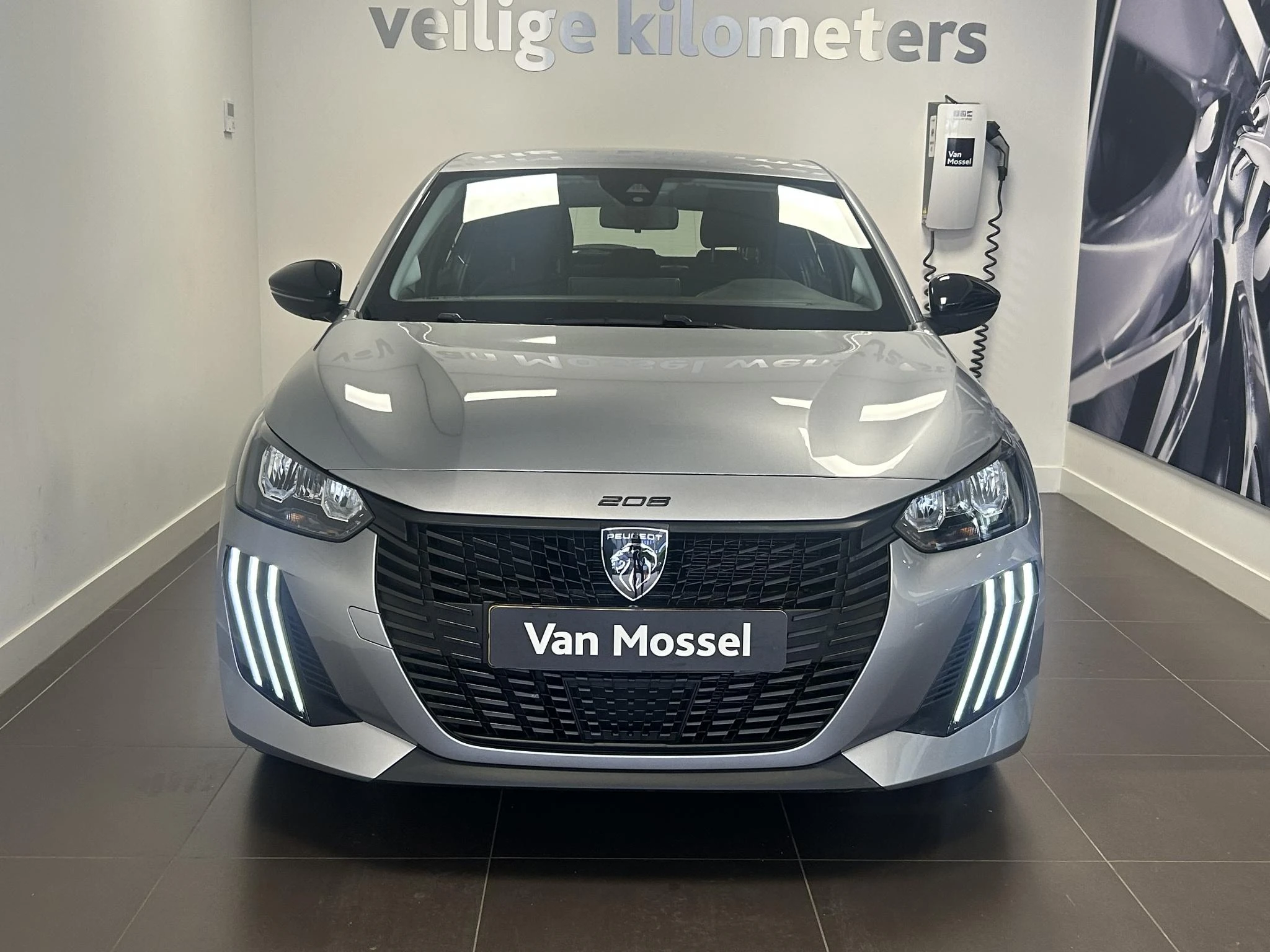 Peugeot-208-image-2
