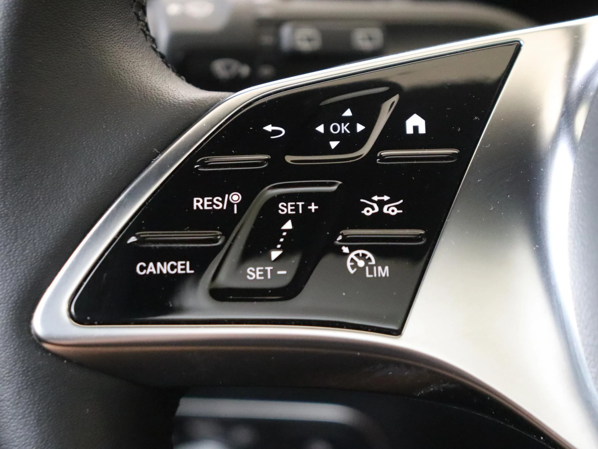 Mercedes-Benz GLA 250 e Business Solution Luxury