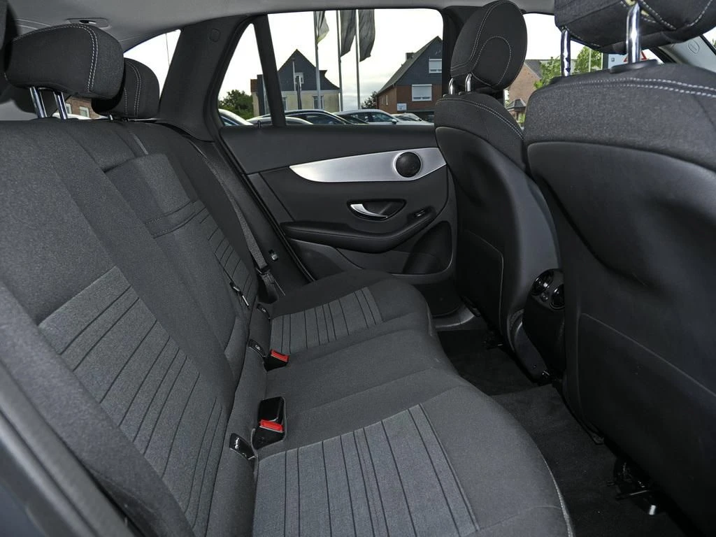 Mercedes-Benz-GLC 250-image-13