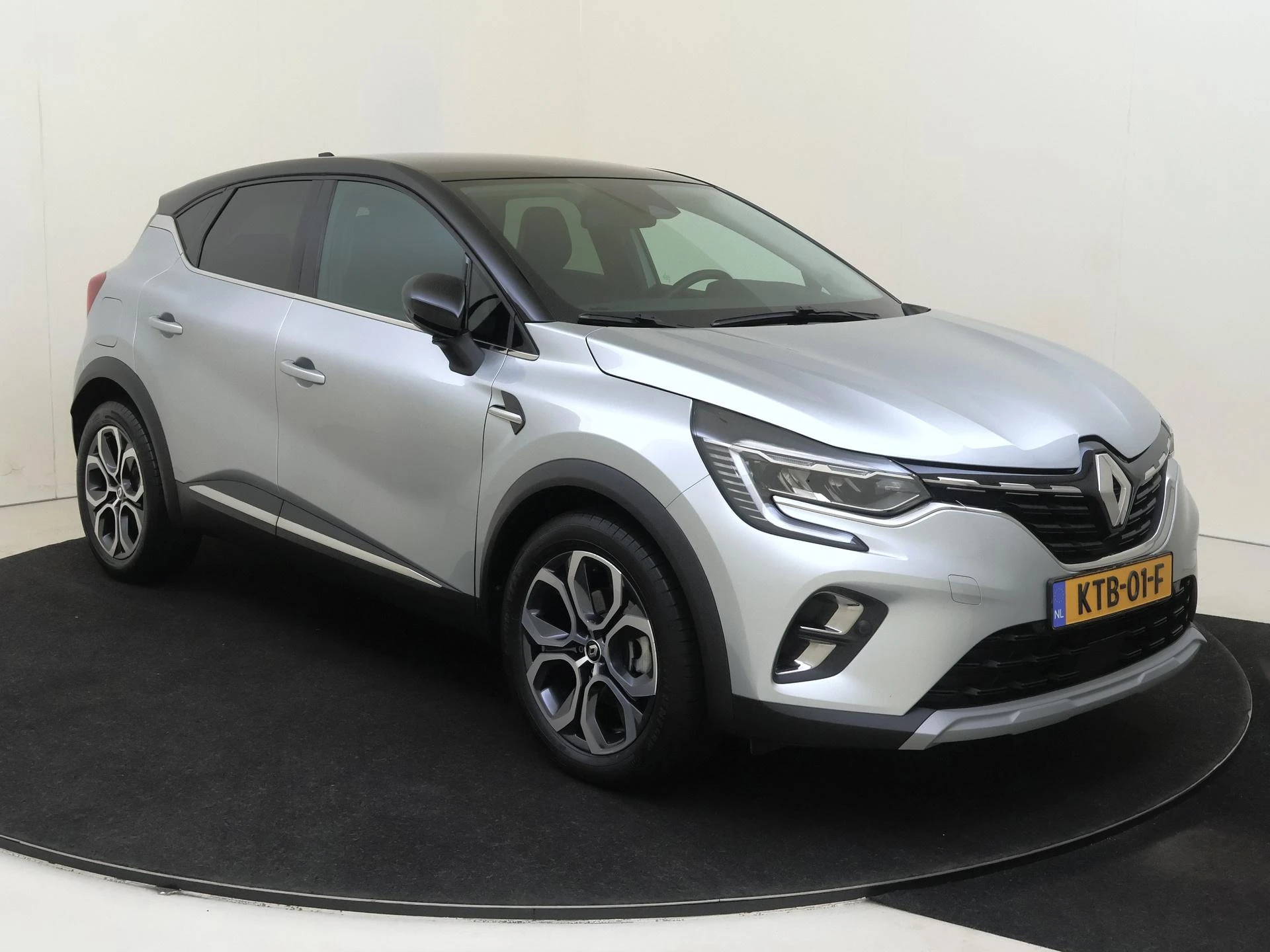 Renault-Captur-image-1