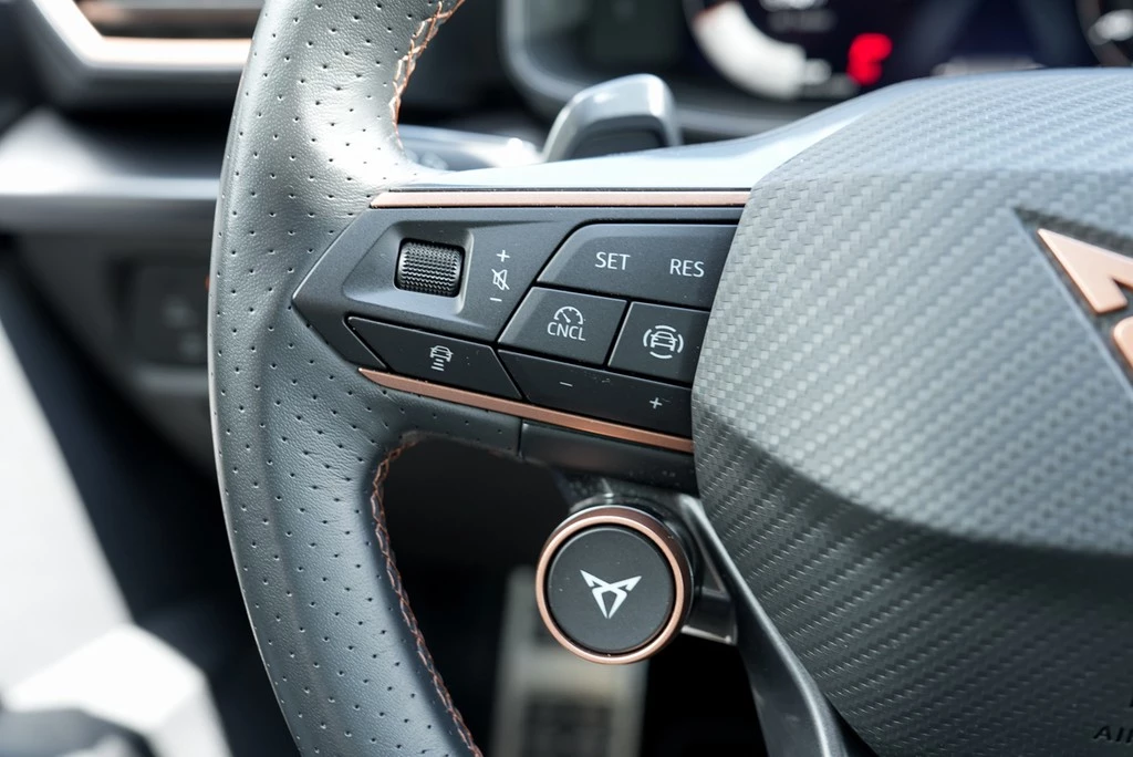 CUPRA Leon Sportstourer 1,5 eTSI DSG,LED,ALU 18",ACC Lenkradheizung,NSW,Climatronic