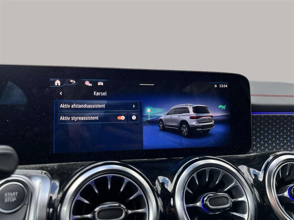 Mercedes-Benz-EQB-image-16