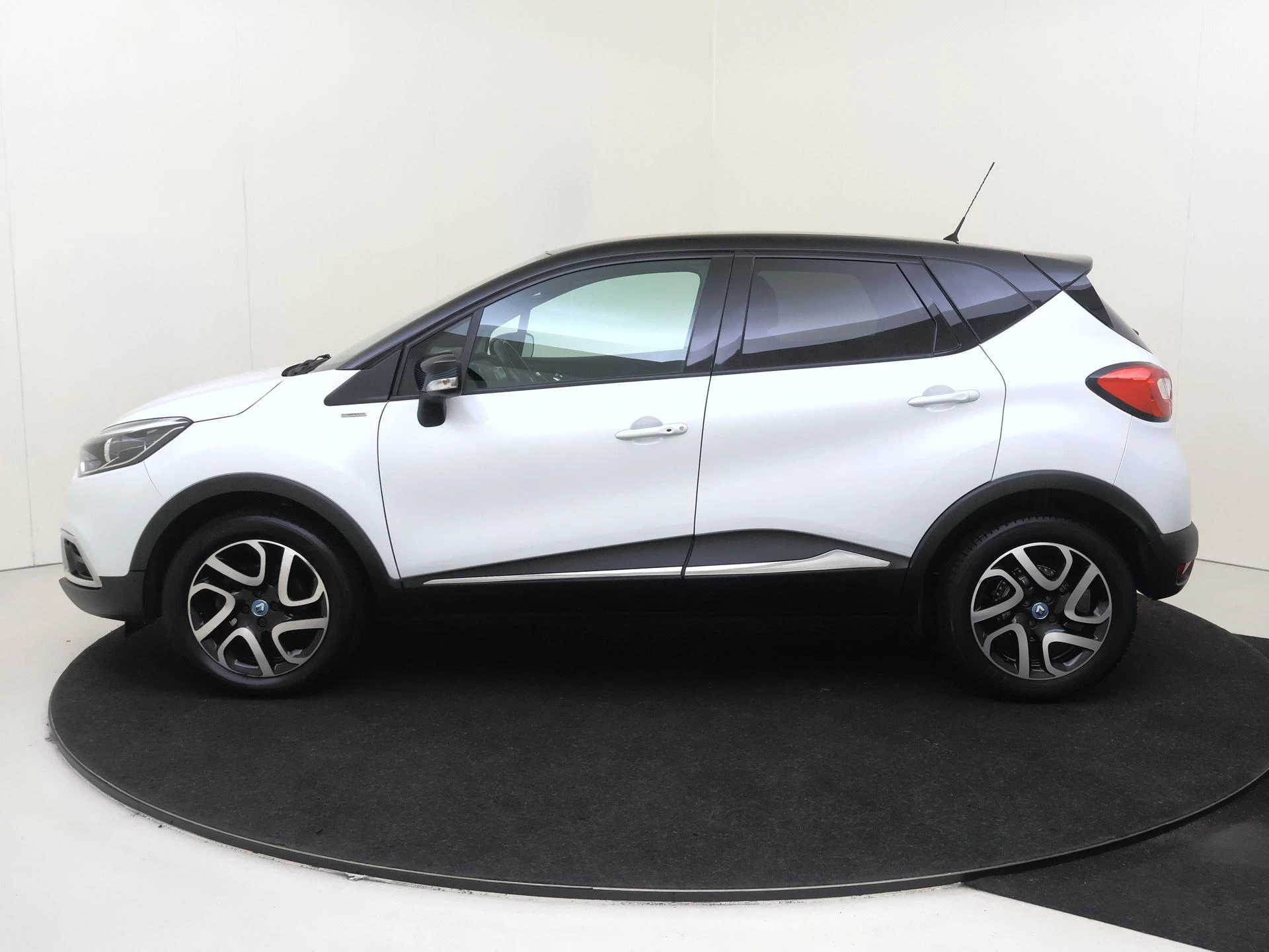 Renault-Captur-image-7