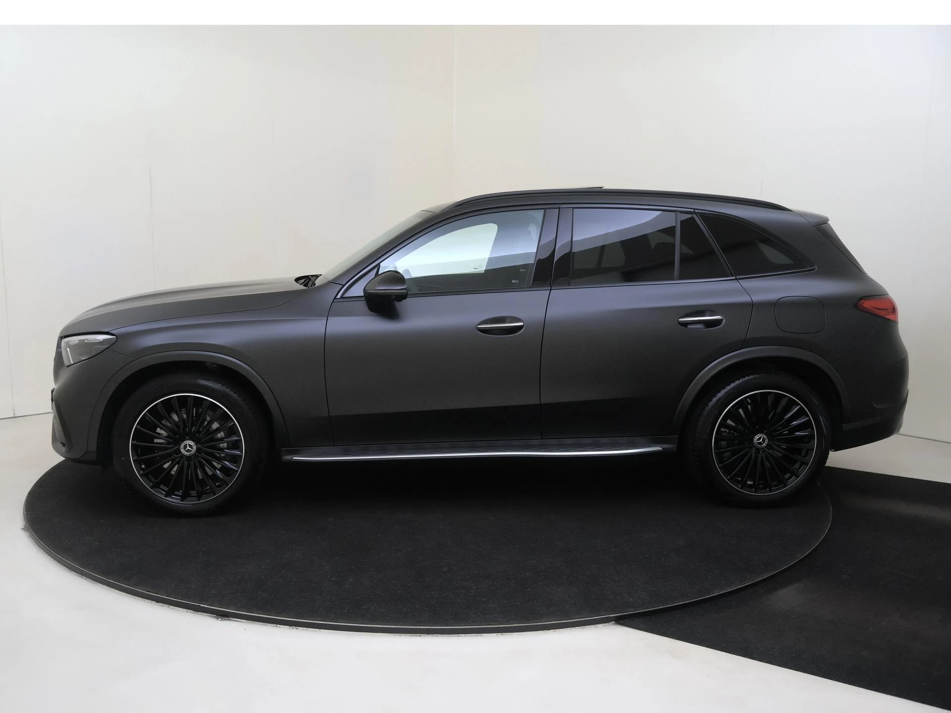 Mercedes-Benz-GLC-image-7